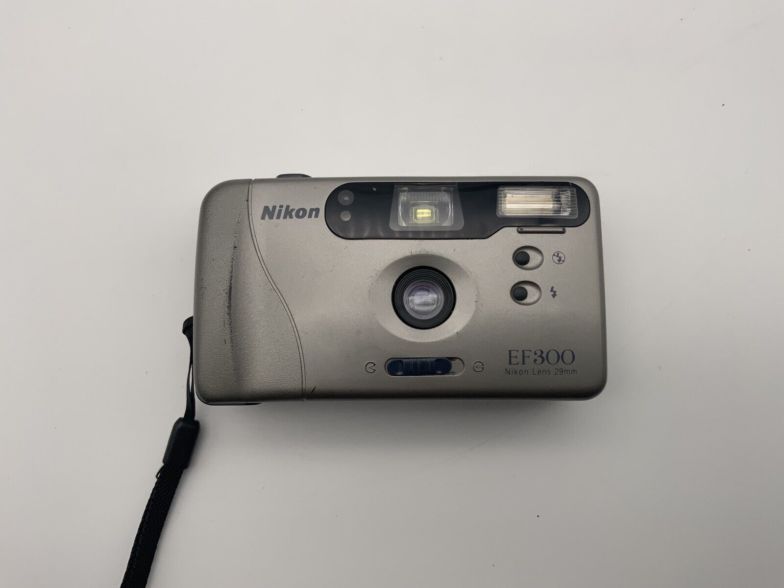 Appareil photo argentique Nikon EF300, autofocus AF, objectif Nikon 29 mm DÉFECTUEUX