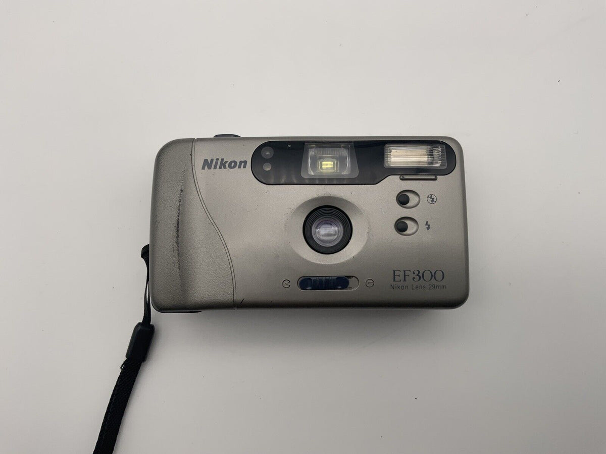 Appareil photo argentique Nikon EF300, autofocus AF, objectif Nikon 29 mm DÉFECTUEUX