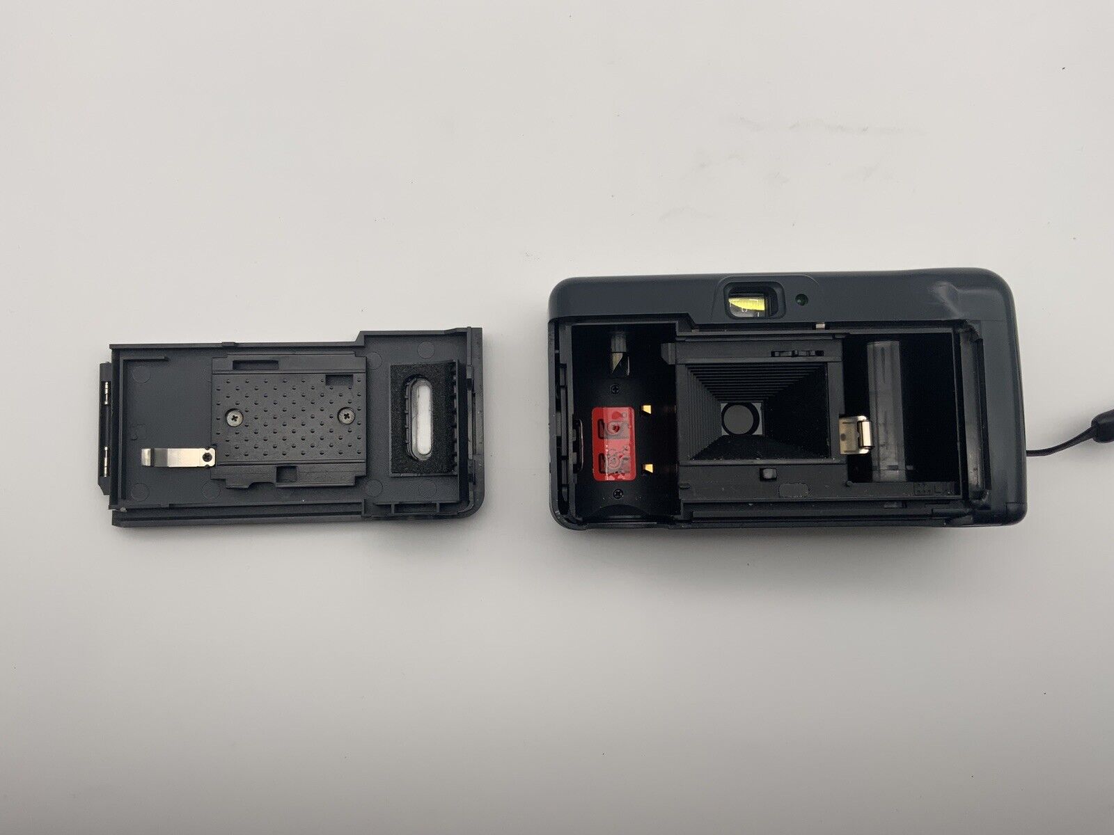 Appareil photo argentique Nikon EF300, autofocus AF, objectif Nikon 29 mm DÉFECTUEUX