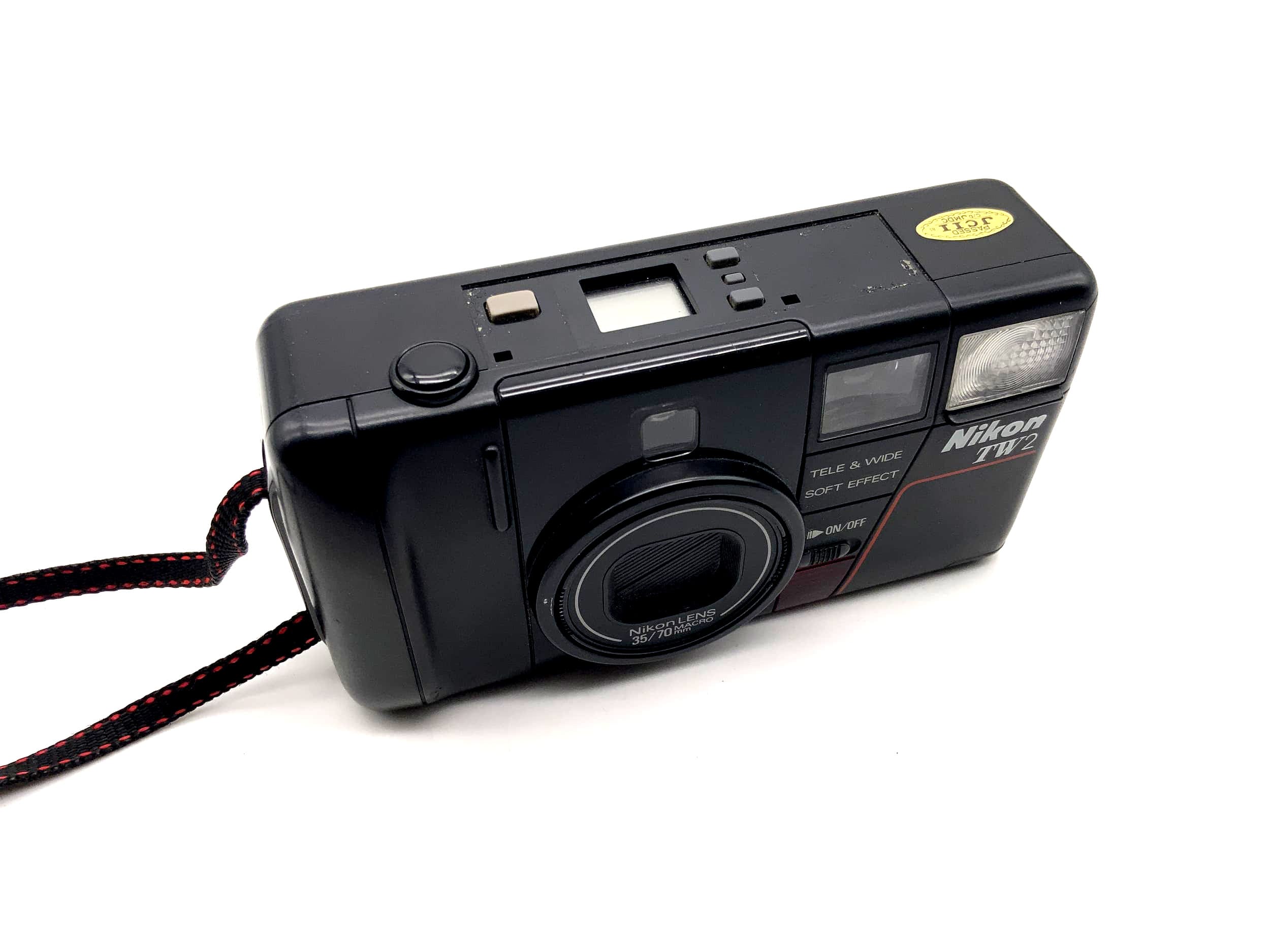 Appareil photo compact Nikon TW 2, format 35 mm