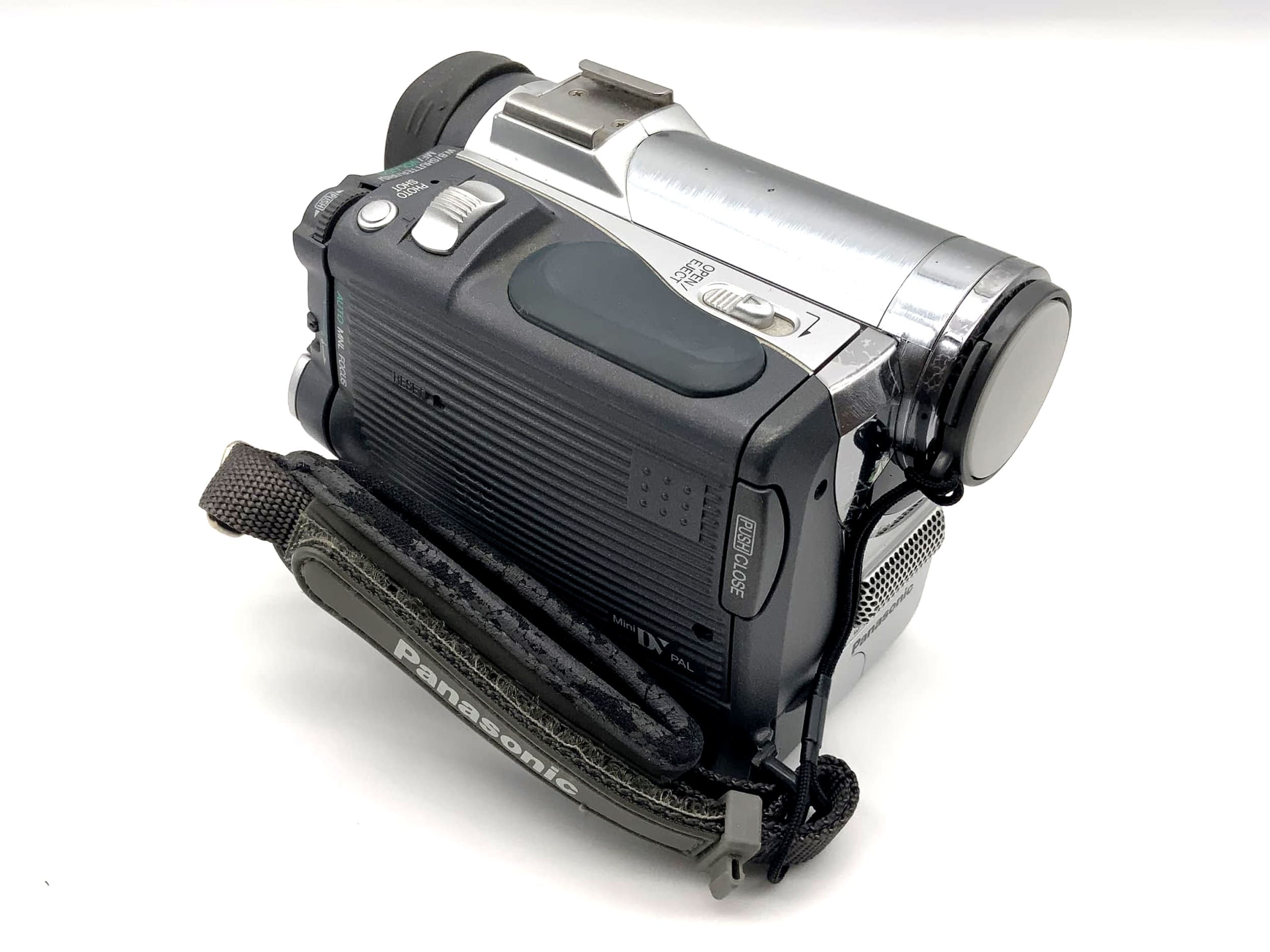 Caméscope Panasonic NV-GS3 NV-GS3EG avec batterie