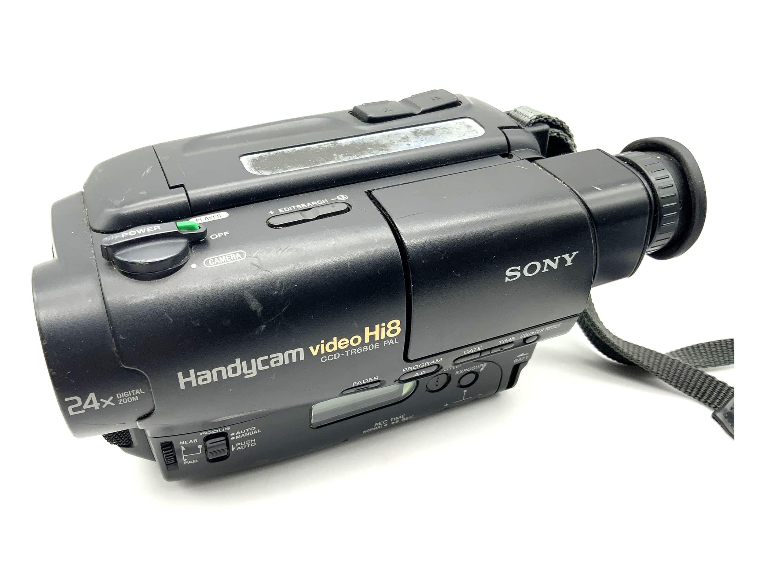 Caméscope Sony Handycam Hi8 CCD-TR680E PAL avec batterie