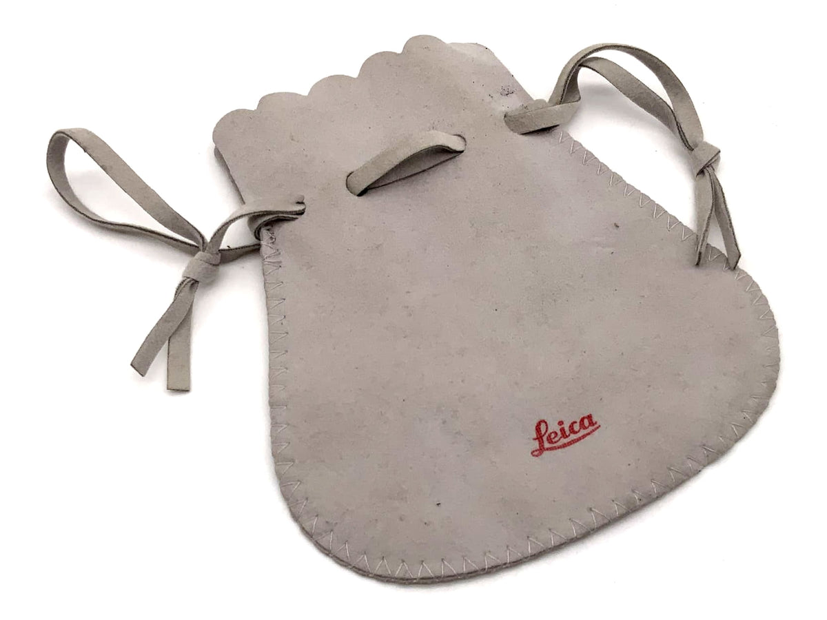 Pochette grise Leica d'environ 1 cm