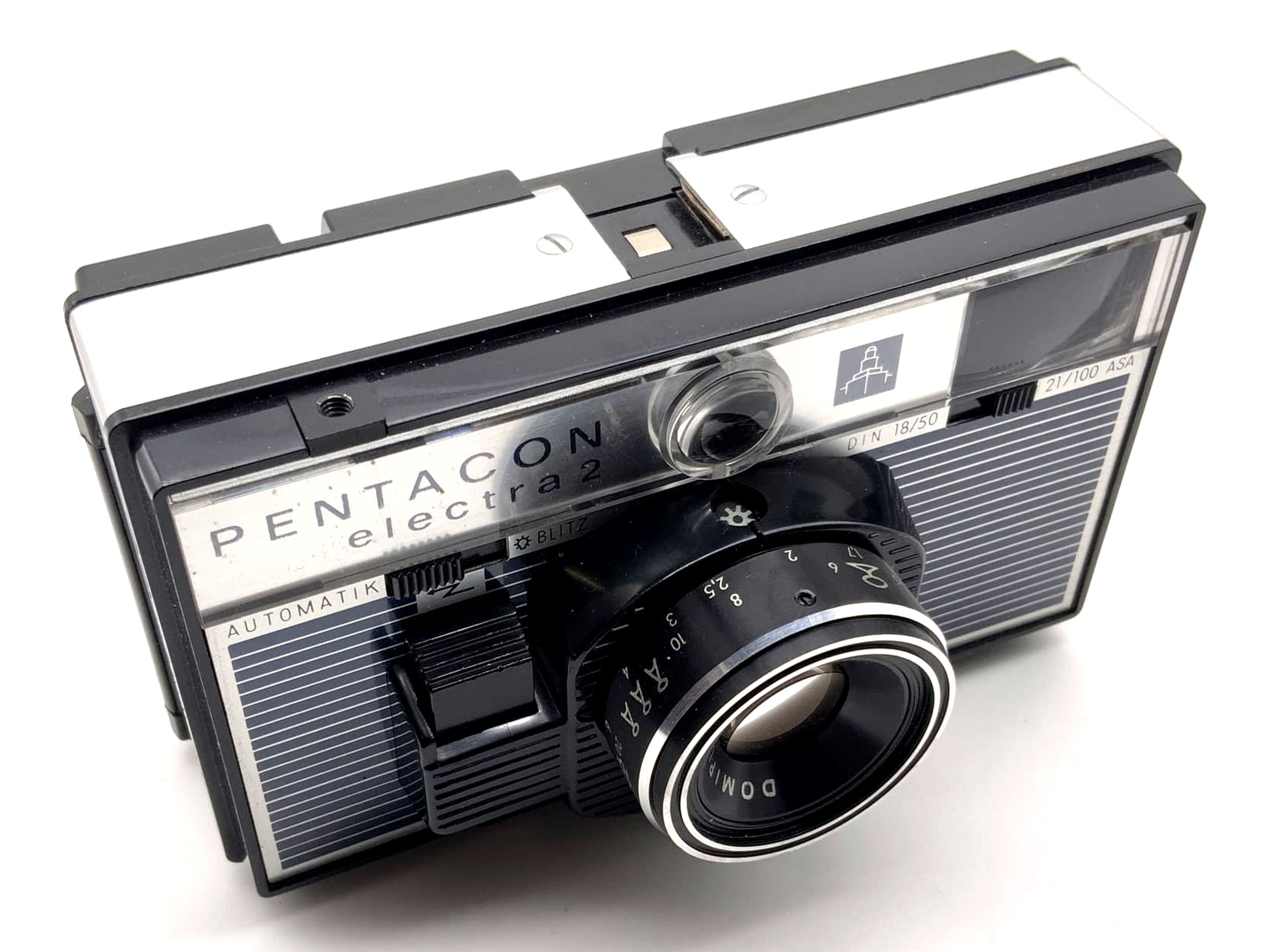 Appareil photo télémétrique Pentacon Electra 2 avec objectif Domiplan 45 mm f/2,8 (format compact 35 mm).