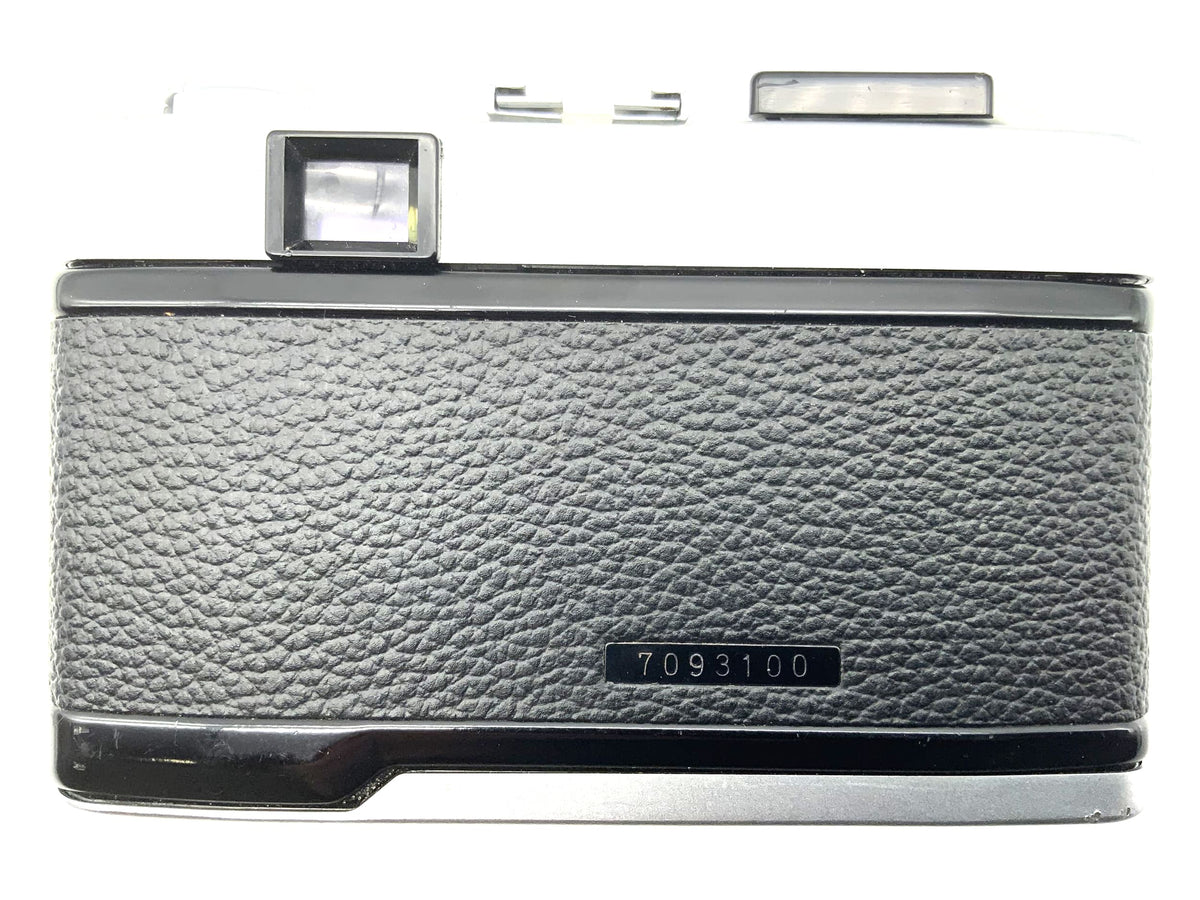 Minolta Hi-Matic G rangefinder camera with Rokkor 38mm 1:2.8 35mm compact camera