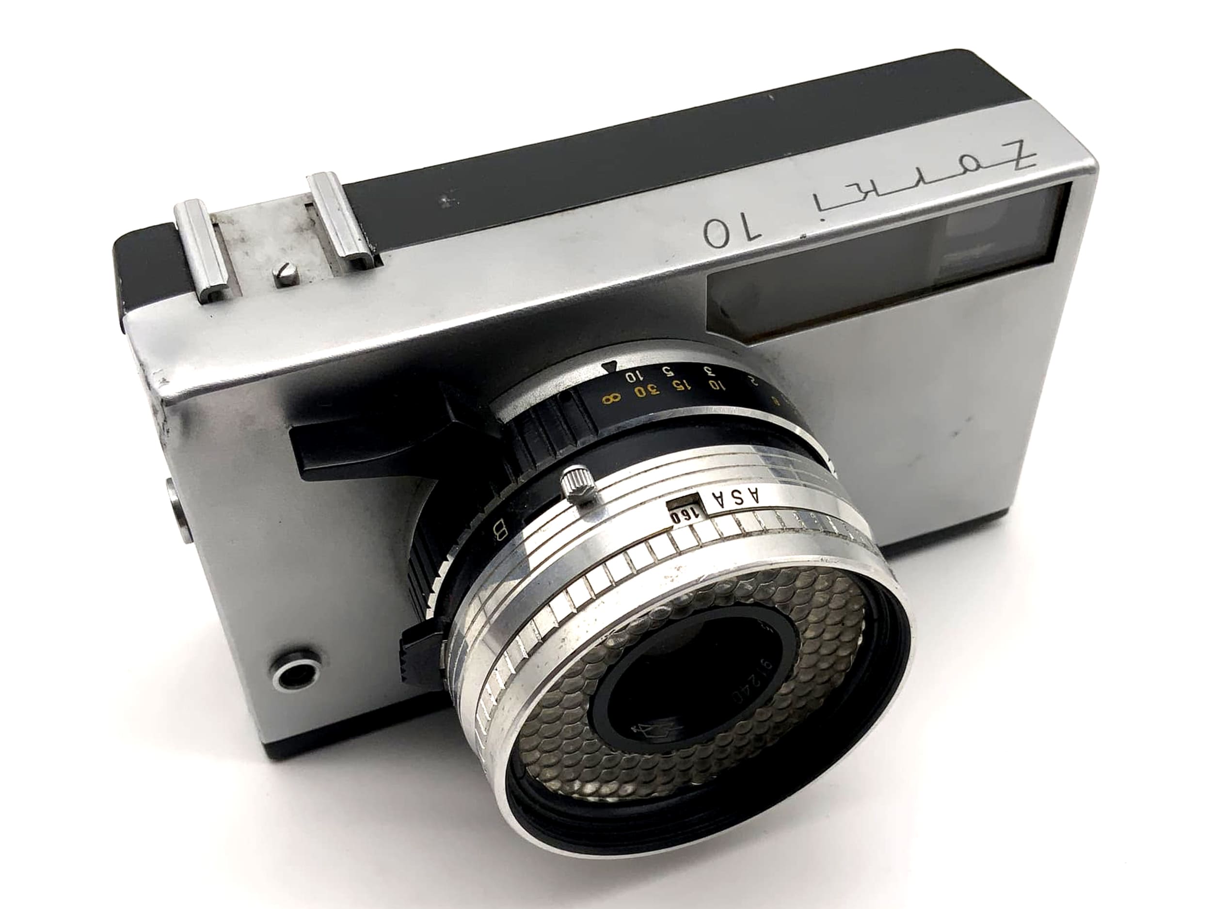 Appareil photo compact 35 mm KMZ Zorki 10 avec objectif Industar-63 45 mm f/2,8