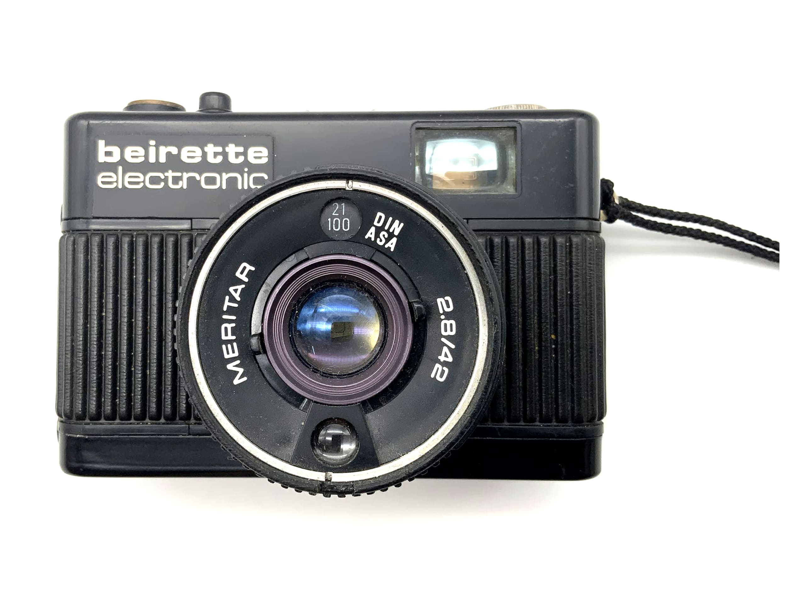 Beirette electronic viewfinder camera with Meritar 42mm 1:2.8 35mm compact camera