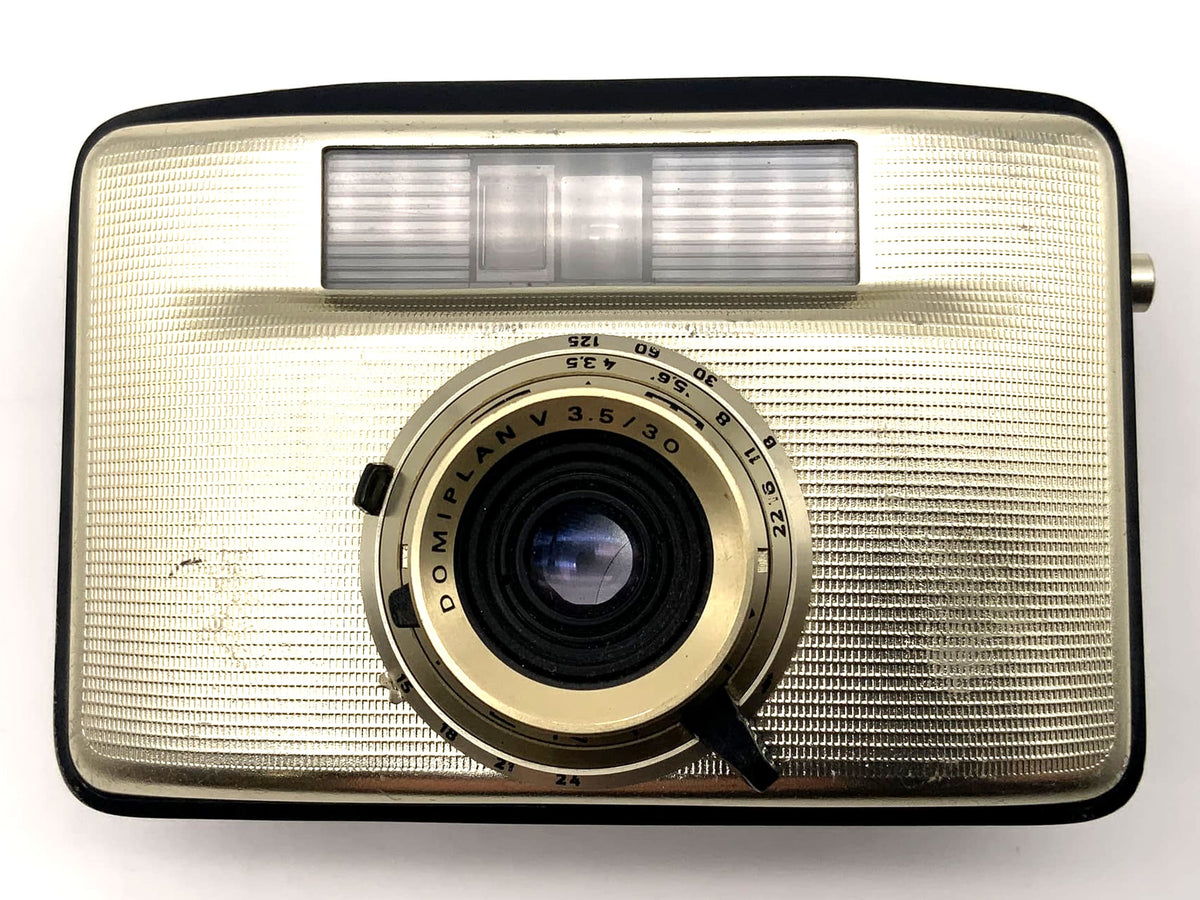 Appareil photo télémétrique Pentacon Penti I avec objectif Domiplan 30 mm f/3,5 et 35 mm noir.