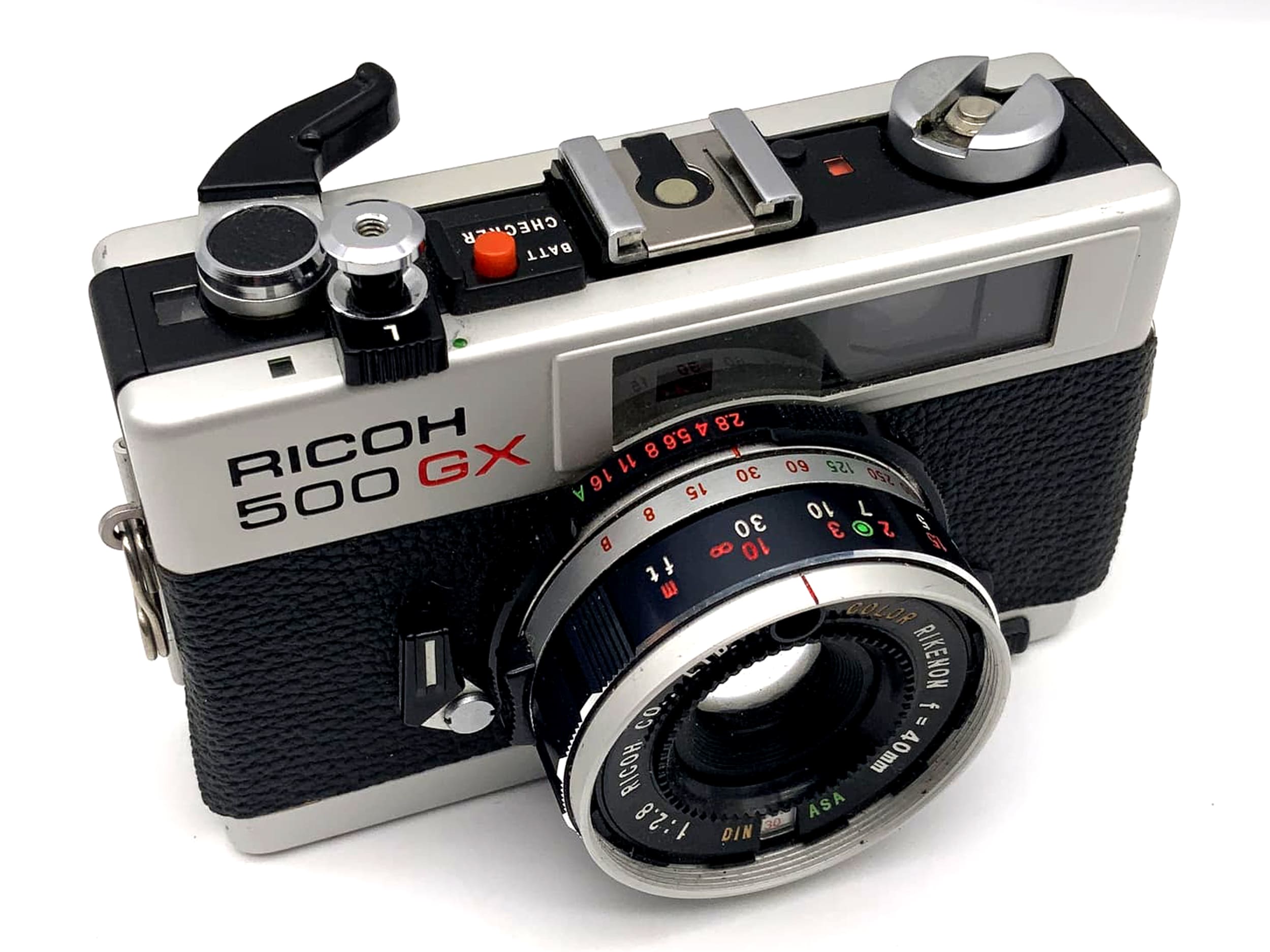 Ricoh 500 GX viewfinder camera with Rikenon 40mm 1:2.8 35mm compact camera (defective)