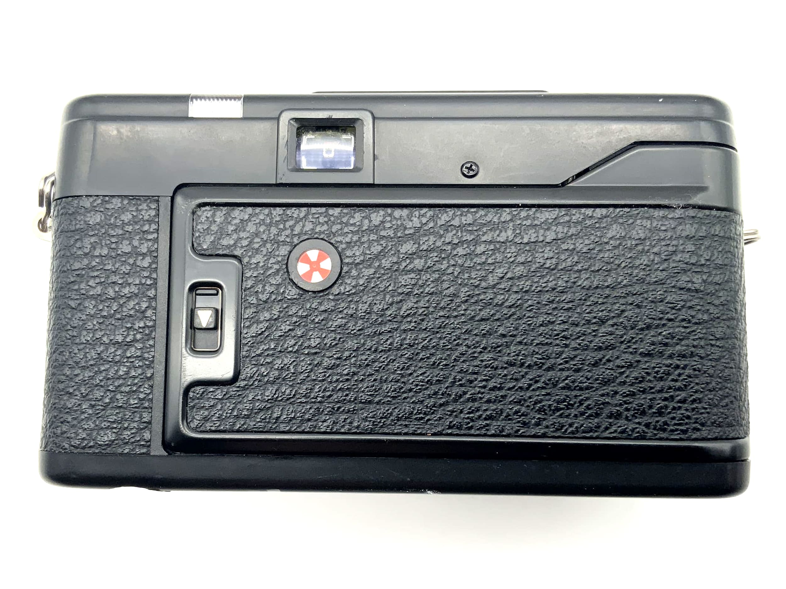 Appareil photo Yashica à visée automatique avec objectif Yashica 38 mm f/2.8 (équivalent 35 mm) - Défectueux