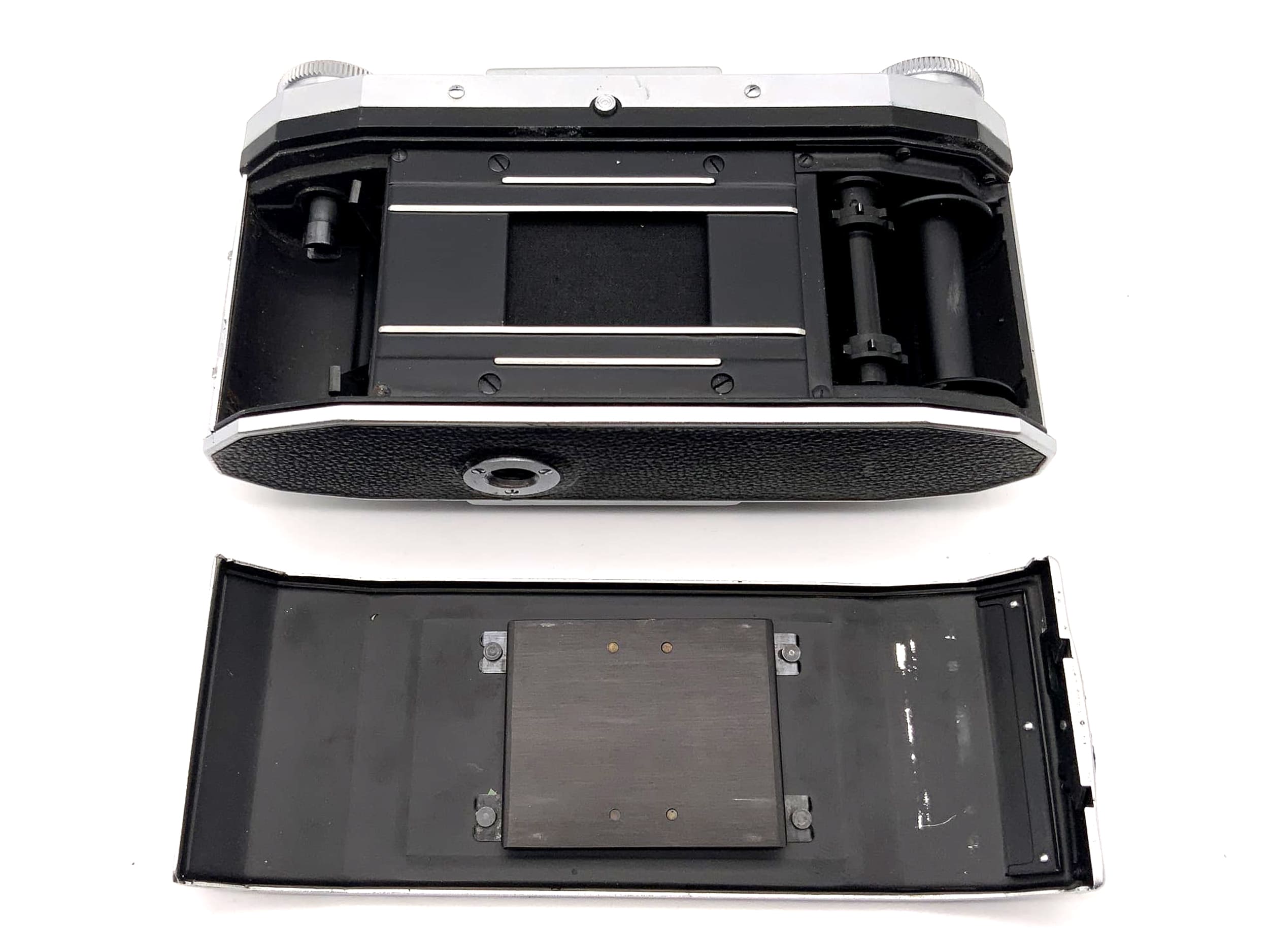 Prakticaflex FX SLR camera with waist-level finder Pentacon 35mm lens, body