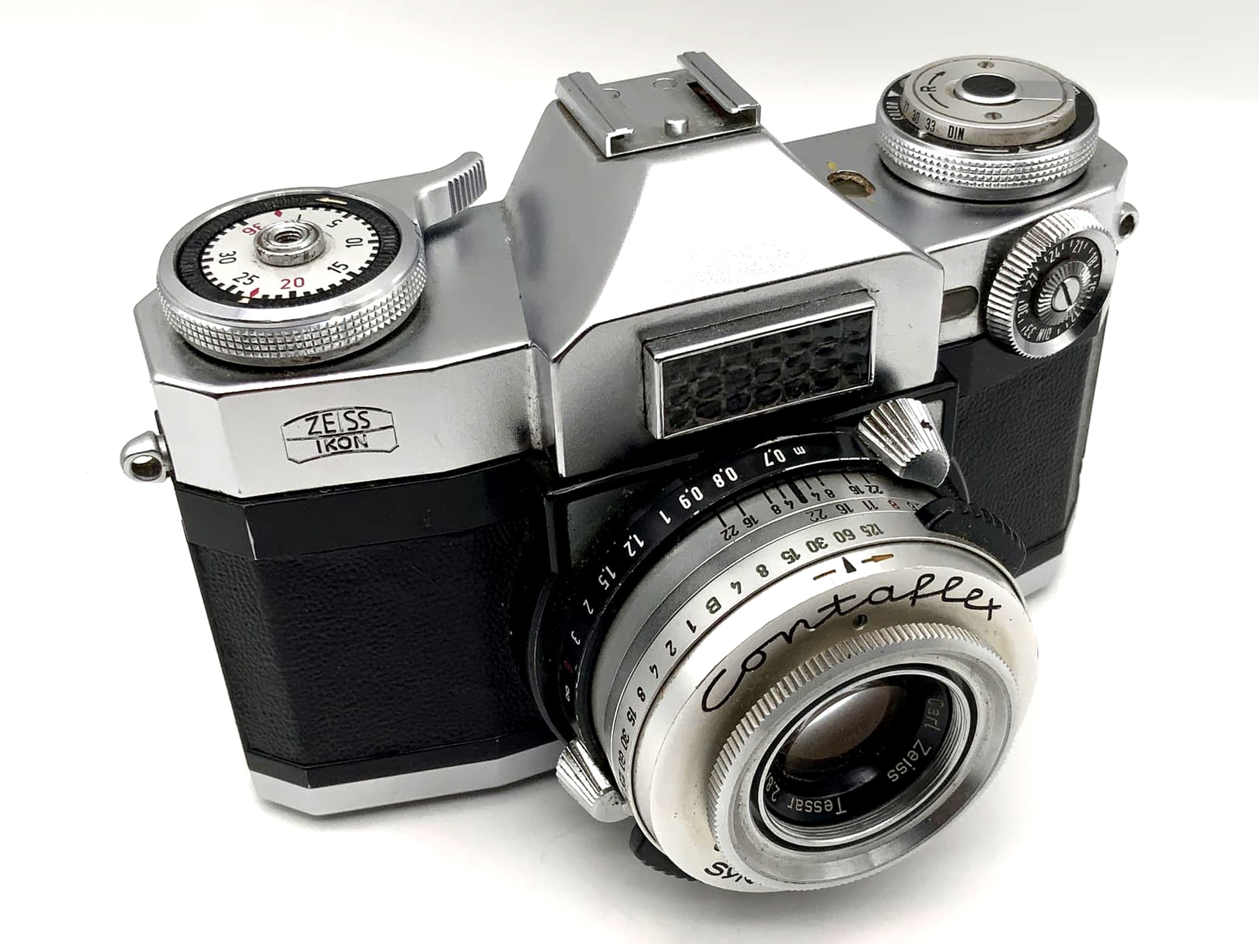 Zeiss Ikon Contaflex SLR camera, light meter defective! With Tessar 50mm f/2.8 lens.