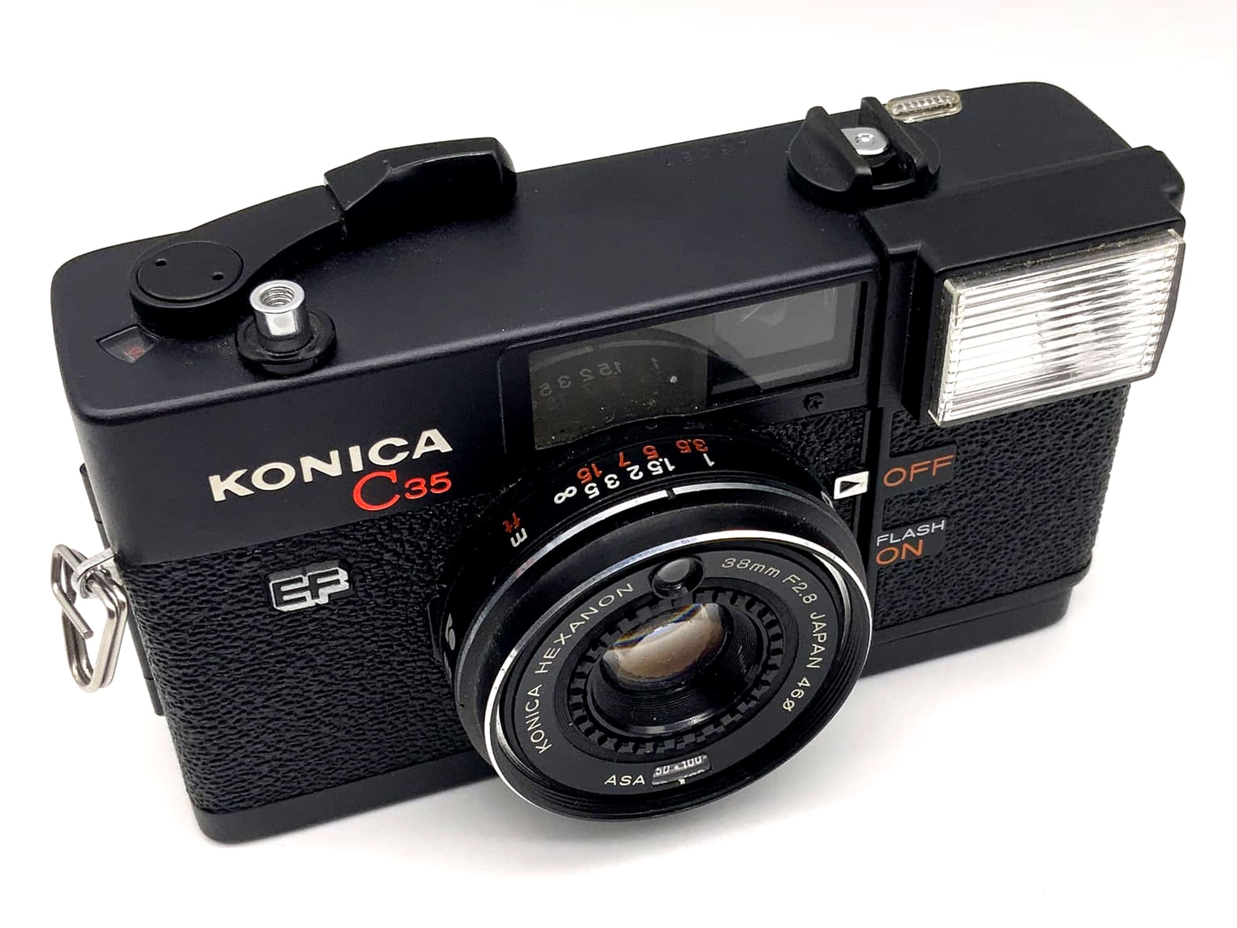 Appareil photo télémétrique Konica C35 EF avec objectif Hexanon 38 mm f/2,8, compact 35 mm