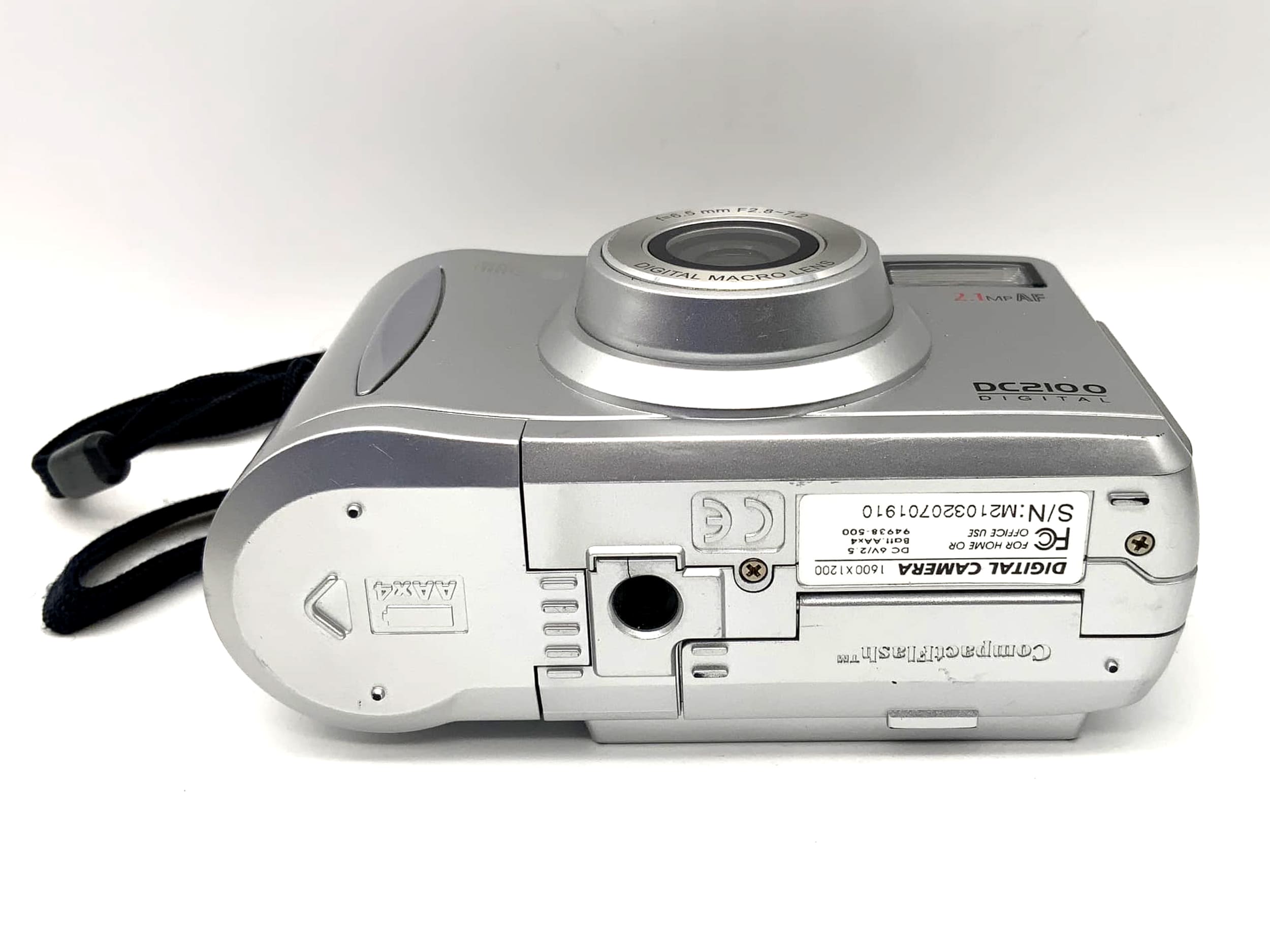 Maginon DC2100 with f=6.5mm F2.8-7.2 Digital Macro Lens 2.1 MP AF