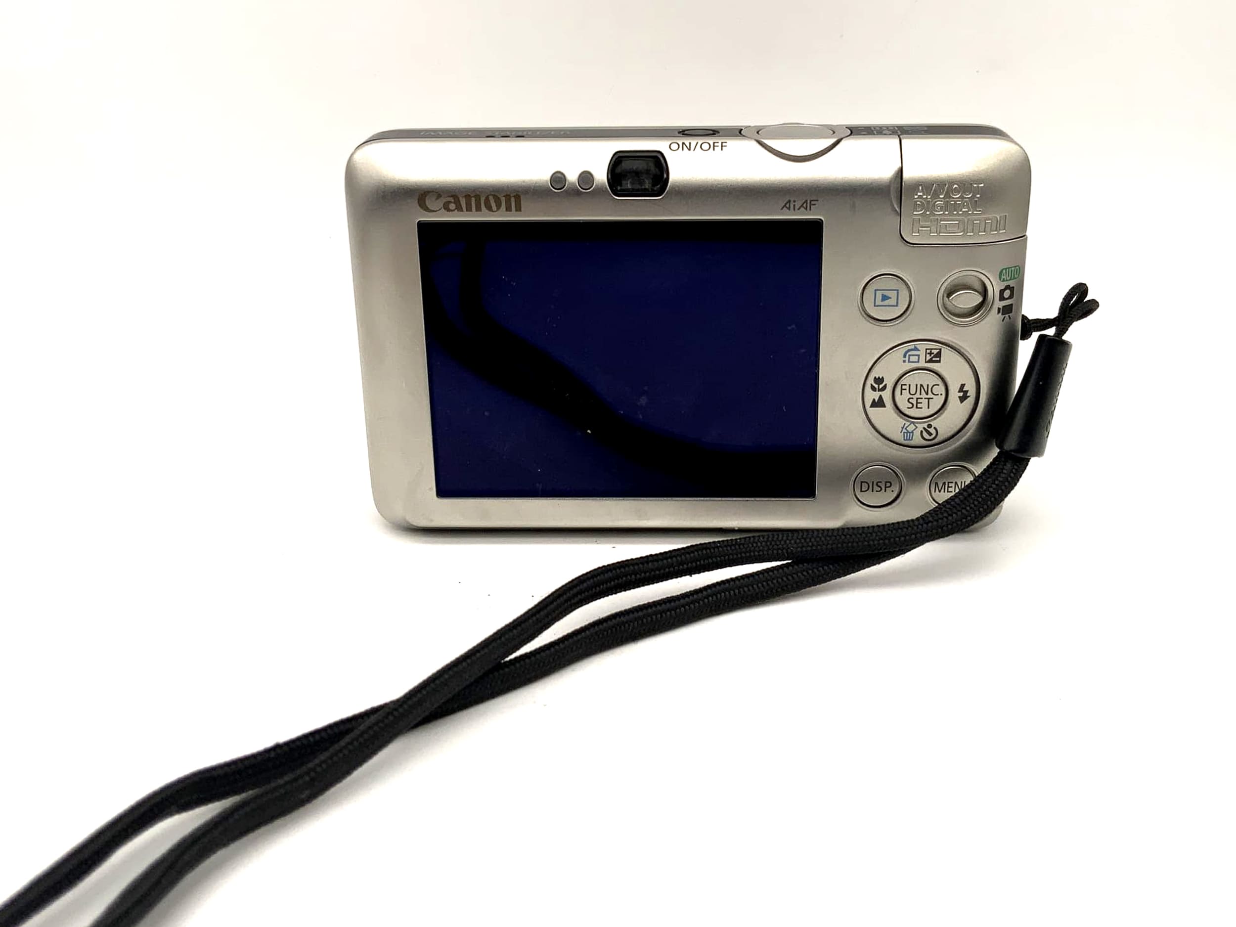 Canon IXUS 100 IS with Zoom Lens 3x IS 5.9-17.9mm 1:3.2-5.8 12.1 MP