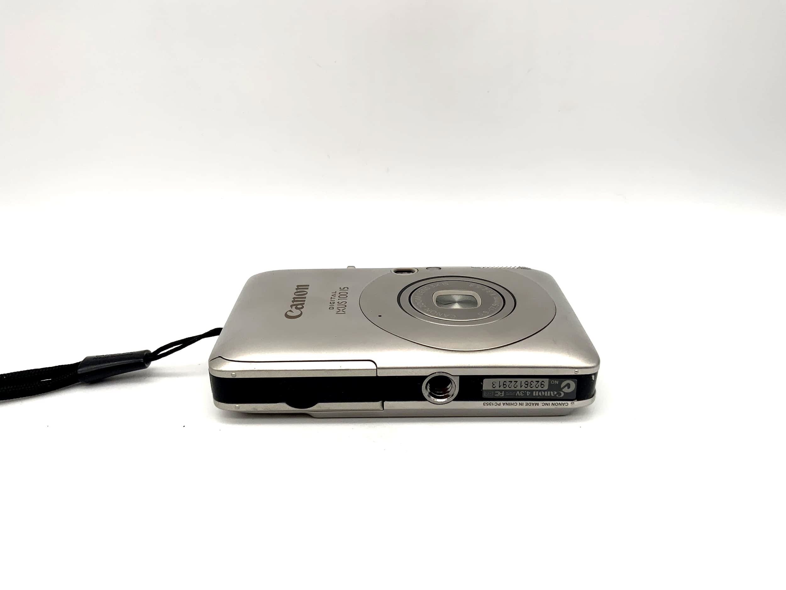 Canon IXUS 100 IS with Zoom Lens 3x IS 5.9-17.9mm 1:3.2-5.8 12.1 MP
