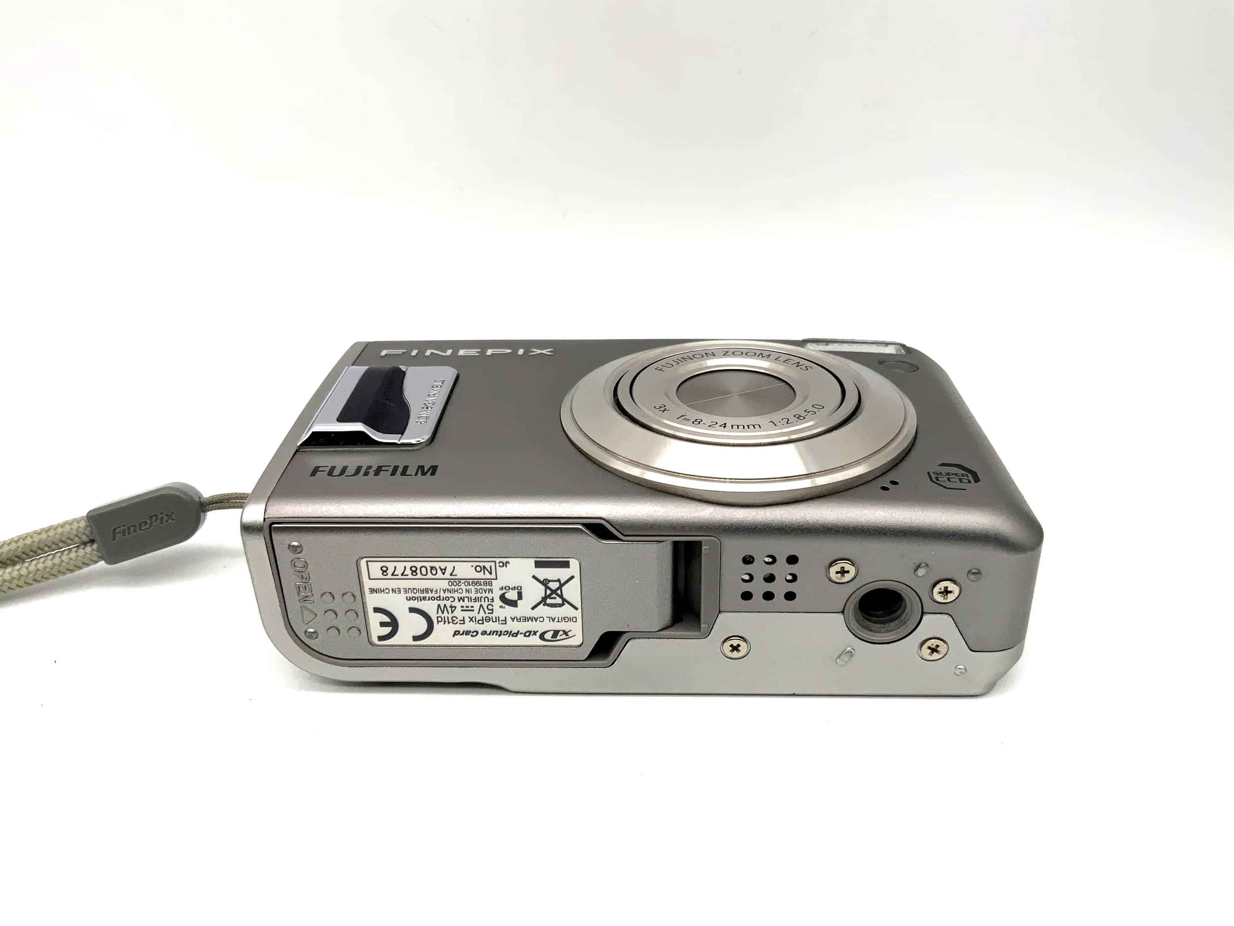 Fujifilm FinePix F31 fd with Fujinon Zoom Lens 3x f=8-24mm 1:2.8-5.0 Super CCD