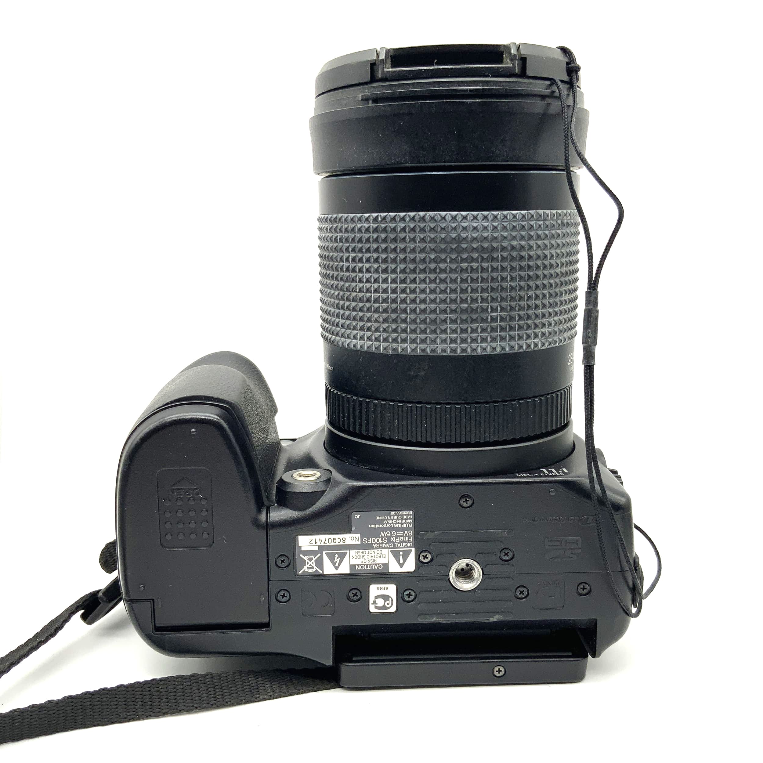 Fujifilm FinePix S100 FS, zoom optique 14,3x, ouverture f=7,1-101,5 mm, f/2,8-5,3, 11,1 MP, focale 28-400 mm