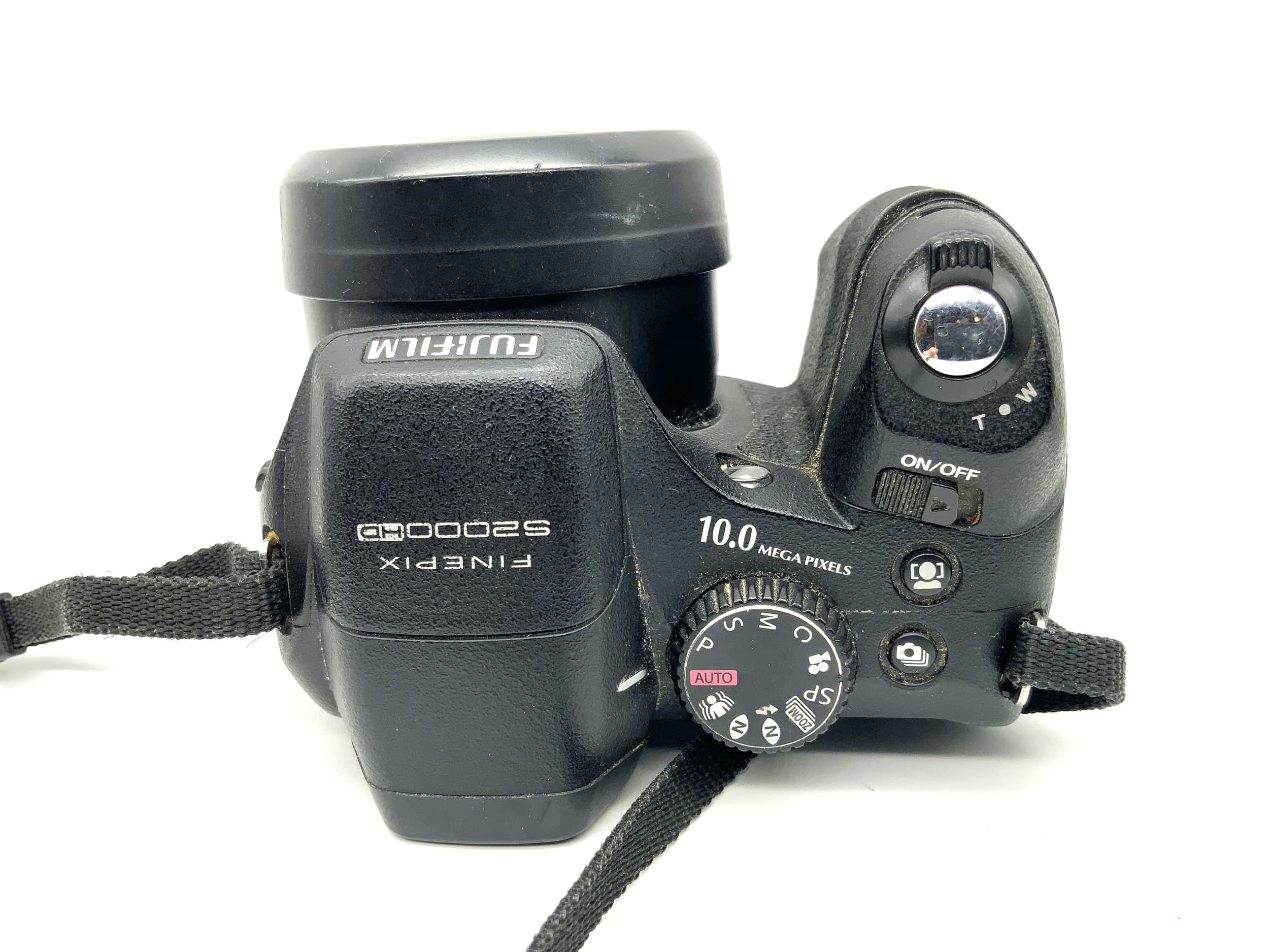 Fujifilm FinePix S2000 HD 15x, zoom optique f=5,0-75,0 mm, ouverture 1:3,5-5,4, 10,0 MP
