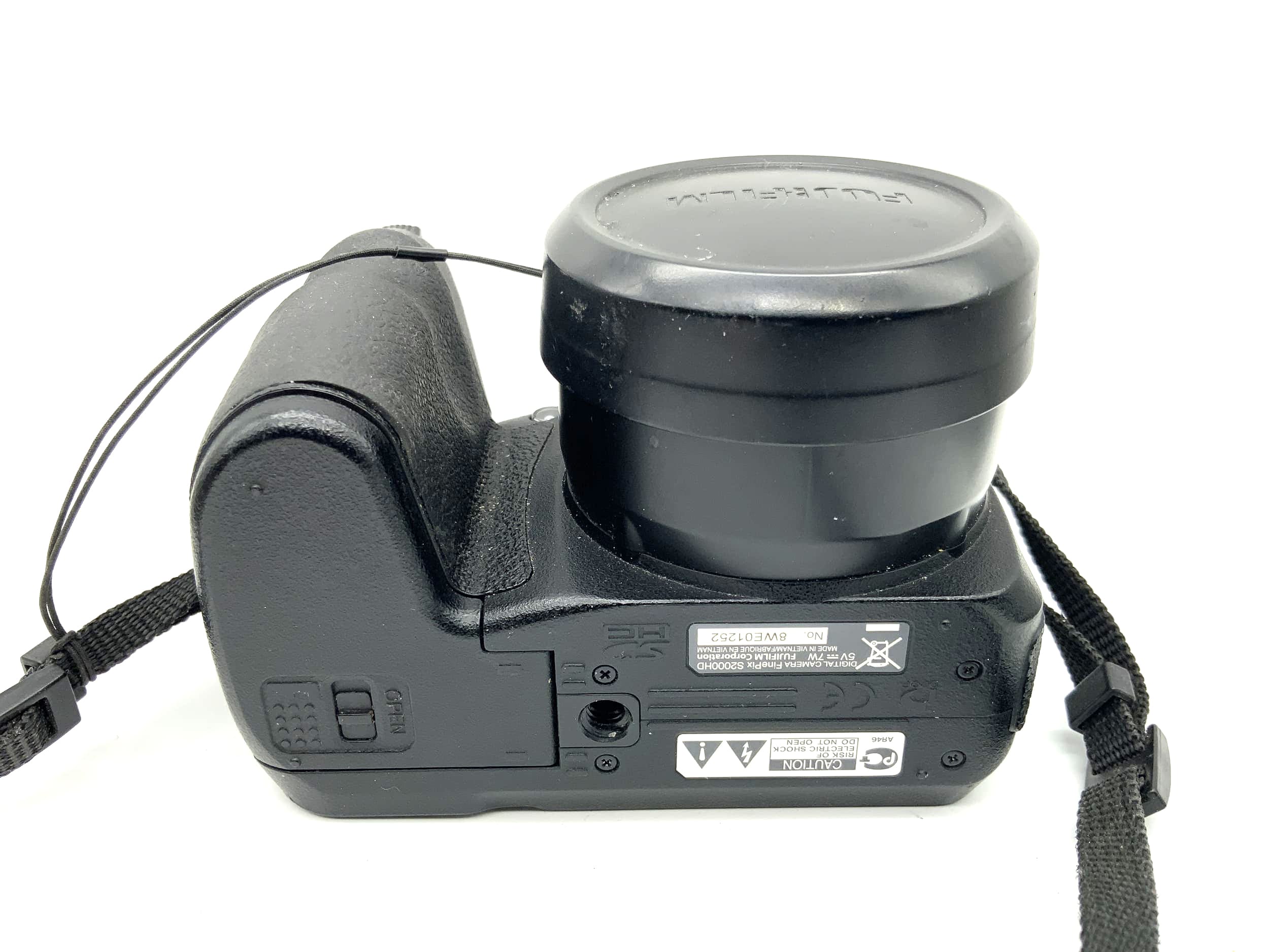 Fujifilm FinePix S2000 HD 15x, zoom optique f=5,0-75,0 mm, ouverture 1:3,5-5,4, 10,0 MP