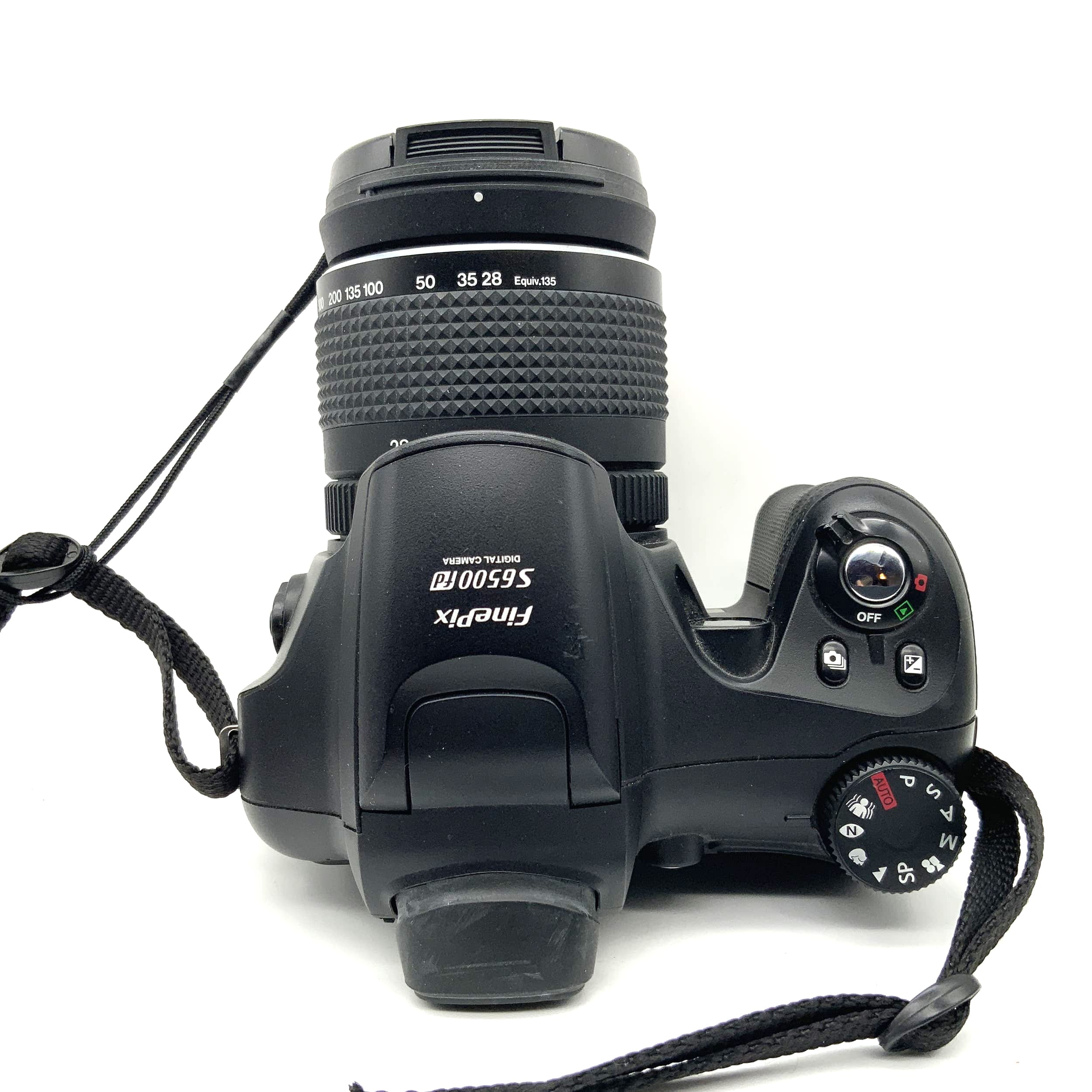 Fujifilm FinePix S6500 fd 10,7x Objectif optique f=6,2-66,7 mm 1:2,8-4,9 Capteur Super CCD 6,3 MP