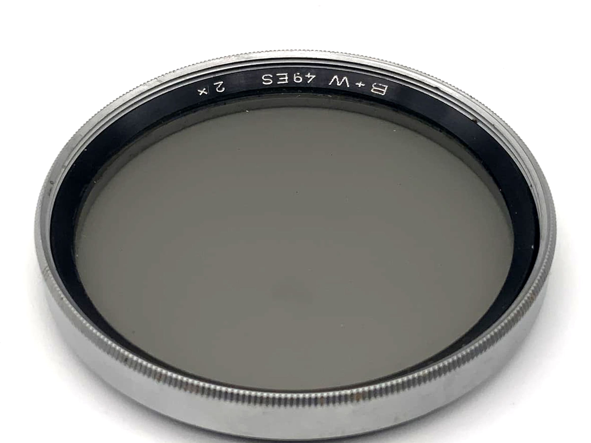Filtre gris B+W 49 mm avec 2 filetages circulaires