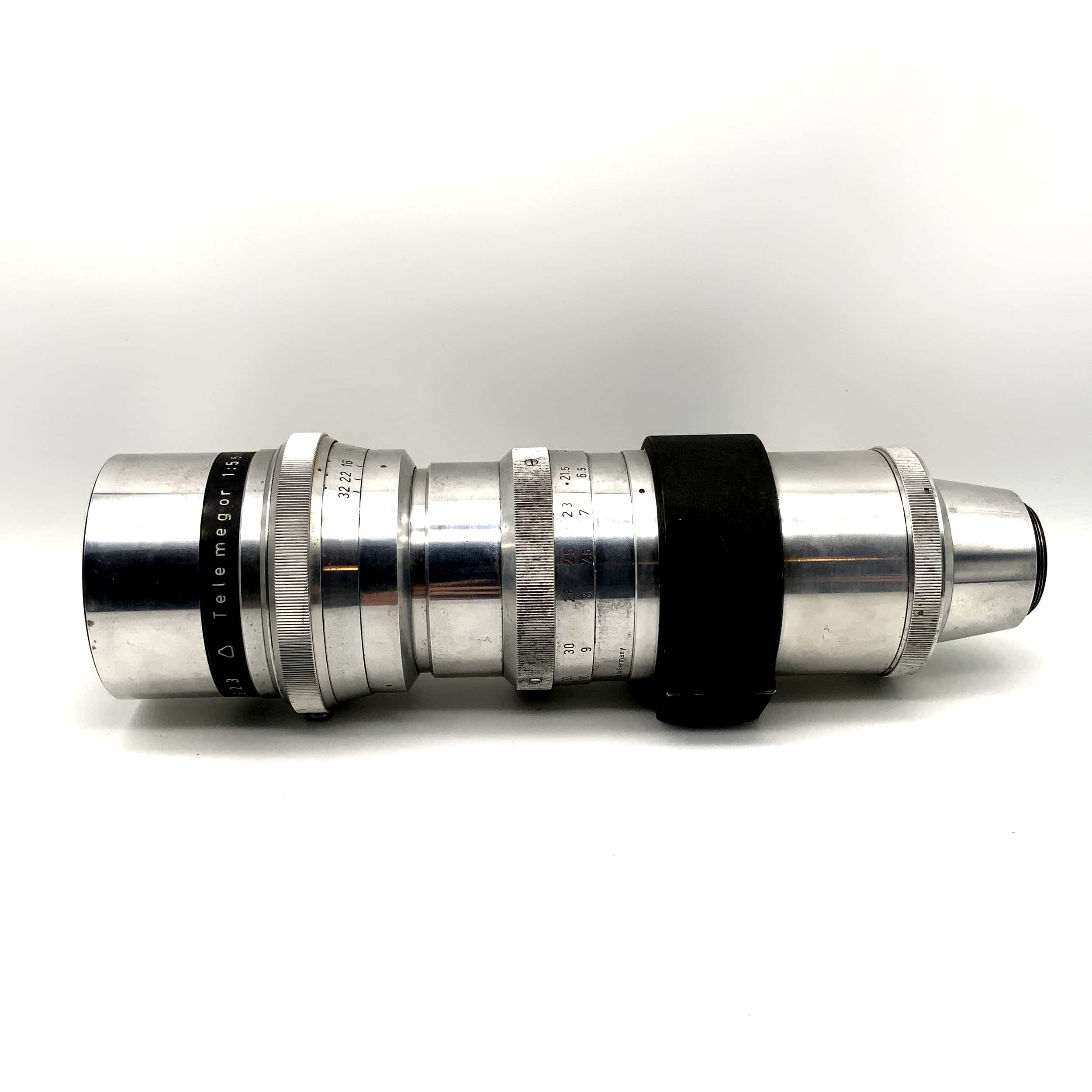 Meyer Optik Görlitz 400mm 1:5.5 lens red V Telemegor camera lens (M42)