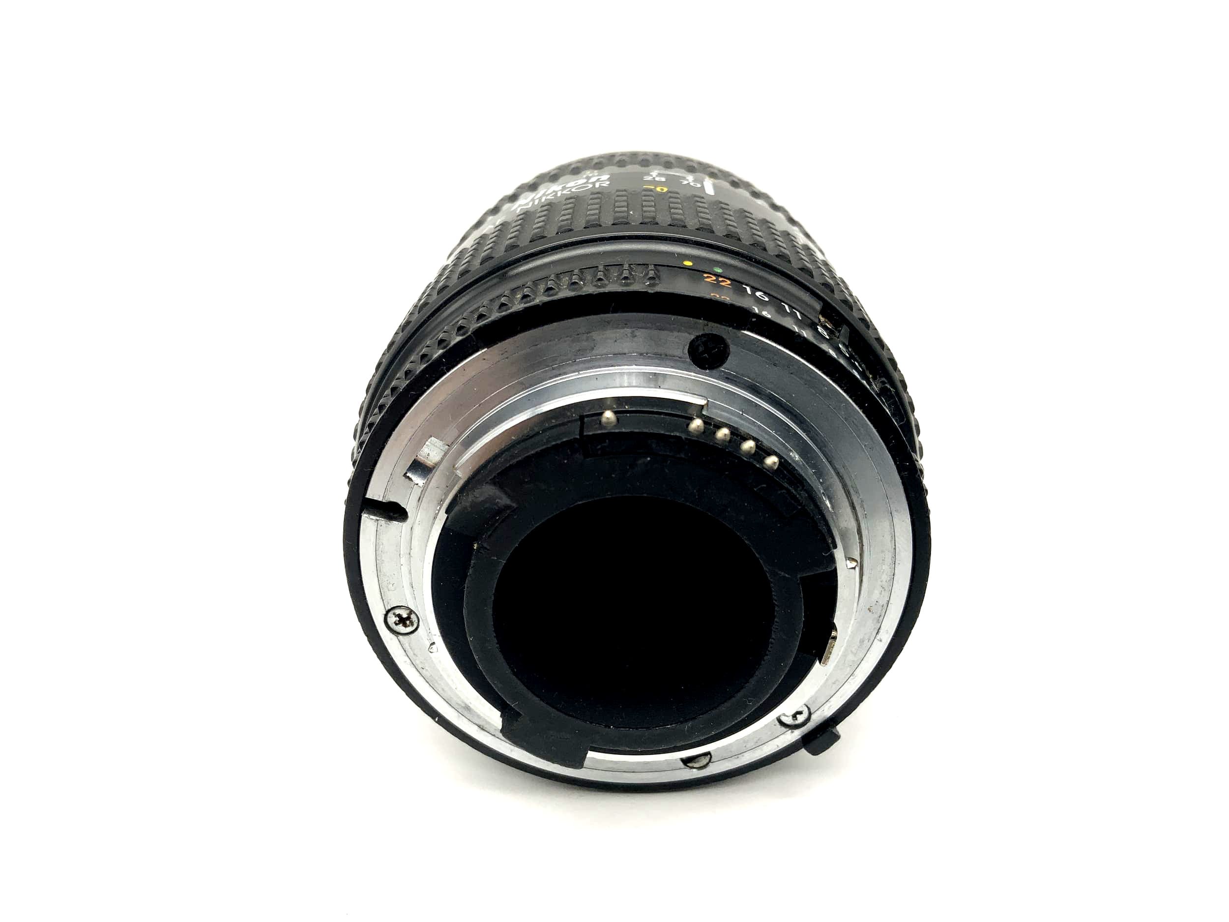 Objectif Nikon 28-70 mm 1:3,5-4,5 AF Nikkor pour appareil photo (Nikon AF)