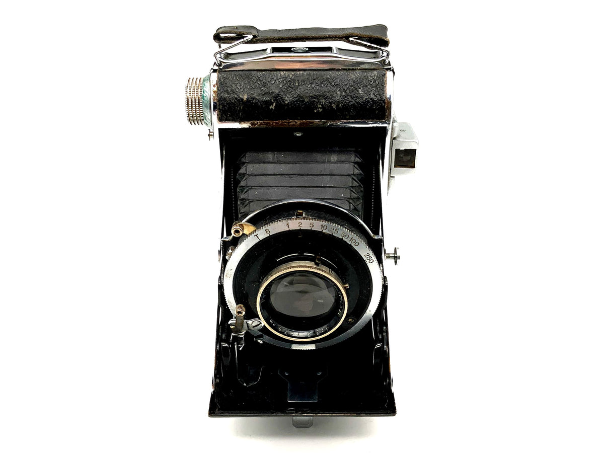 Folding camera with Rodenstock Trinar Anastigmat 1:2.9 f=7.5cm