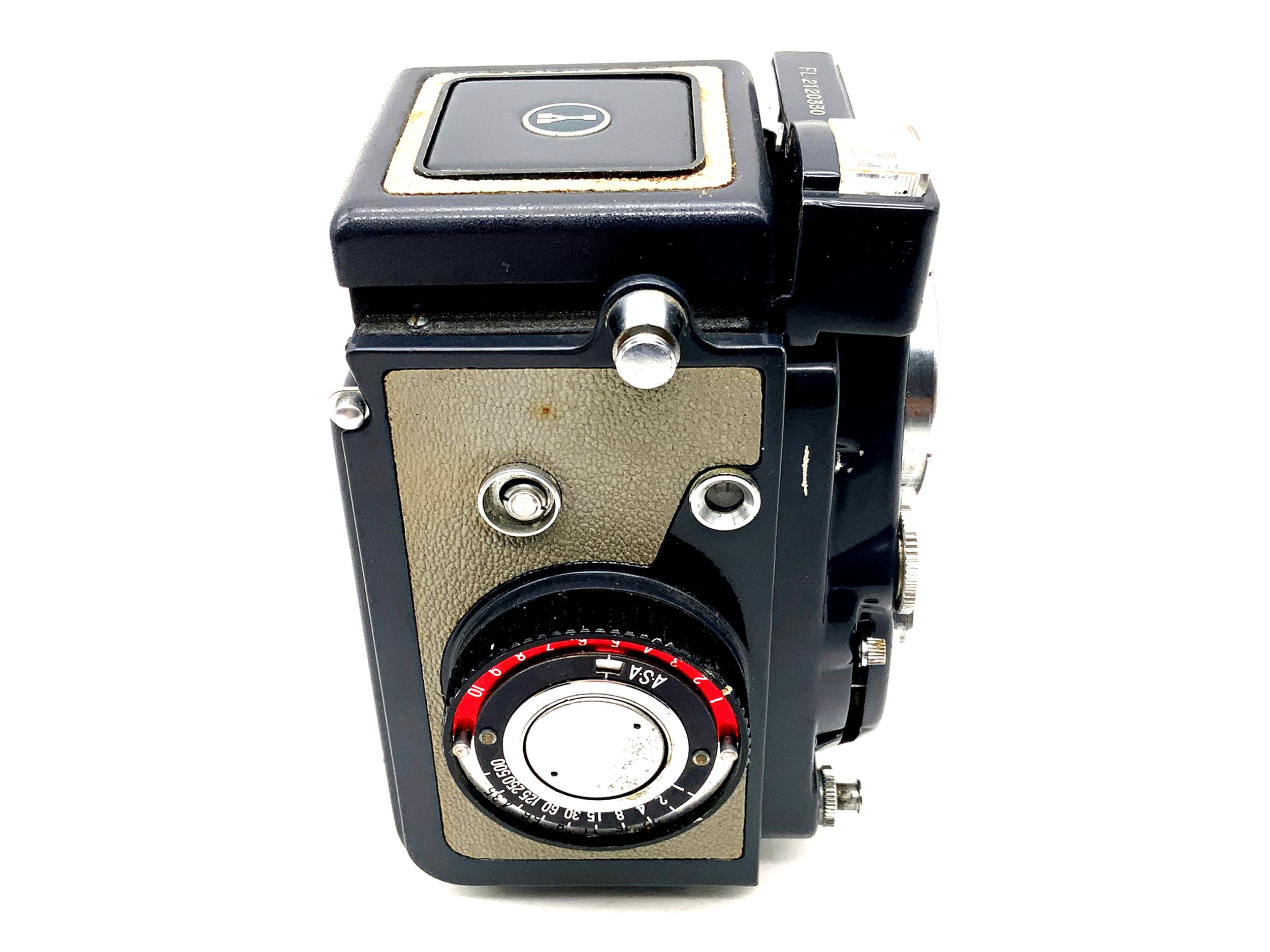 Yashica 44 TLR with Yashinon 1:3.5/60mm Copal-SV twin-lens reflex camera! Light meter defective!