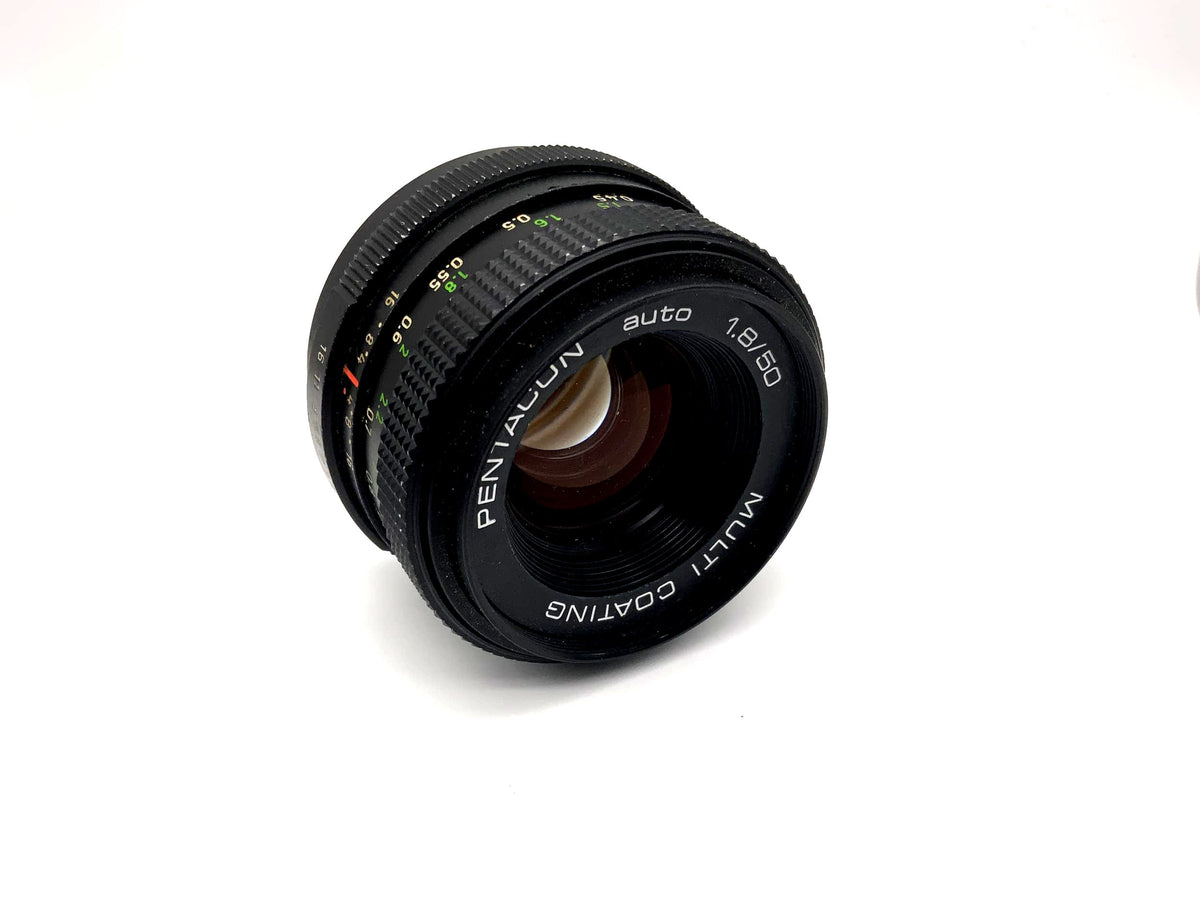 Objectif Pentacon 50 mm 1:1.8 MC également connu sous le nom d'objectif Meyer Optik Görlitz Oreston (M42)