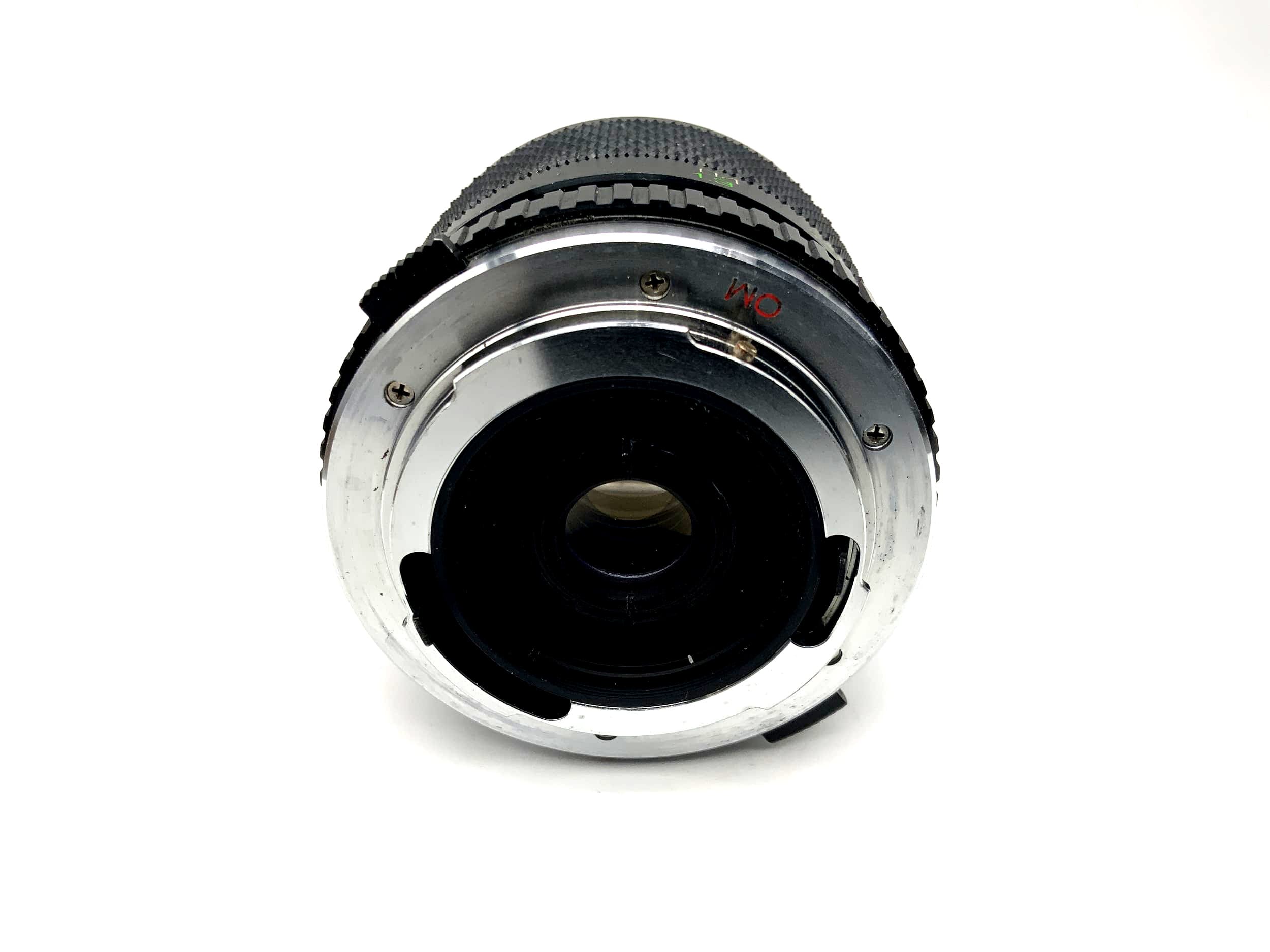 Objectif Soligor 28mm+35mm 1:3.5+3.8 MC C/D Dualfocal pour appareil photo (Olympus OM)