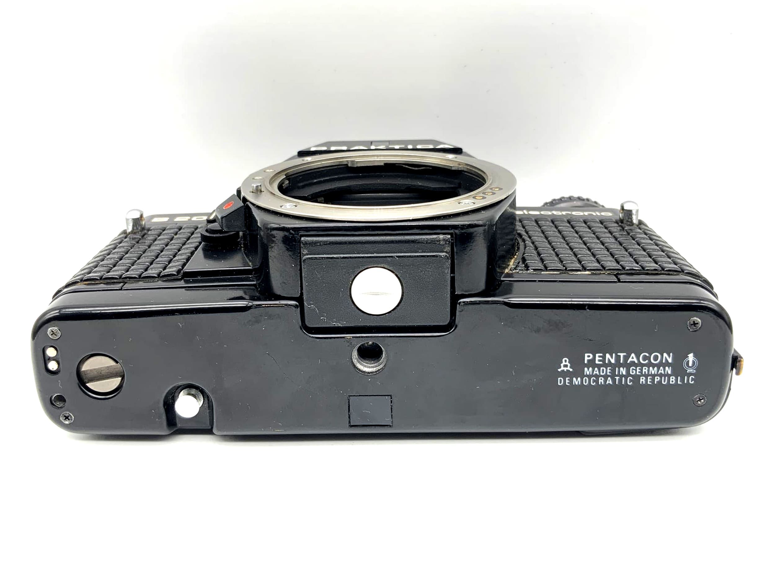 Pentacon B 200 35mm SLR camera electronic body (Praktica B)