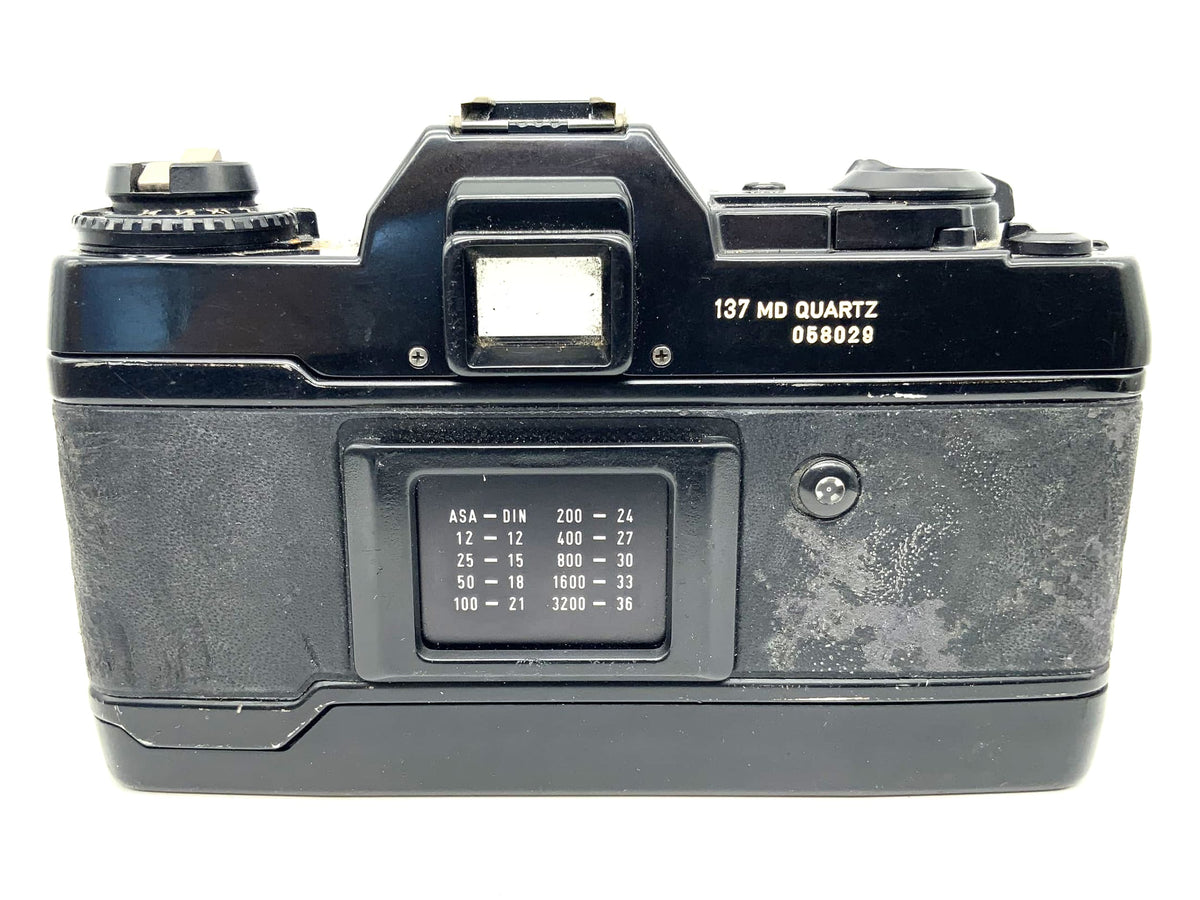 Boîtier d'appareil photo reflex 35 mm Contax 137 MD Quartz (Yashica/Contax)