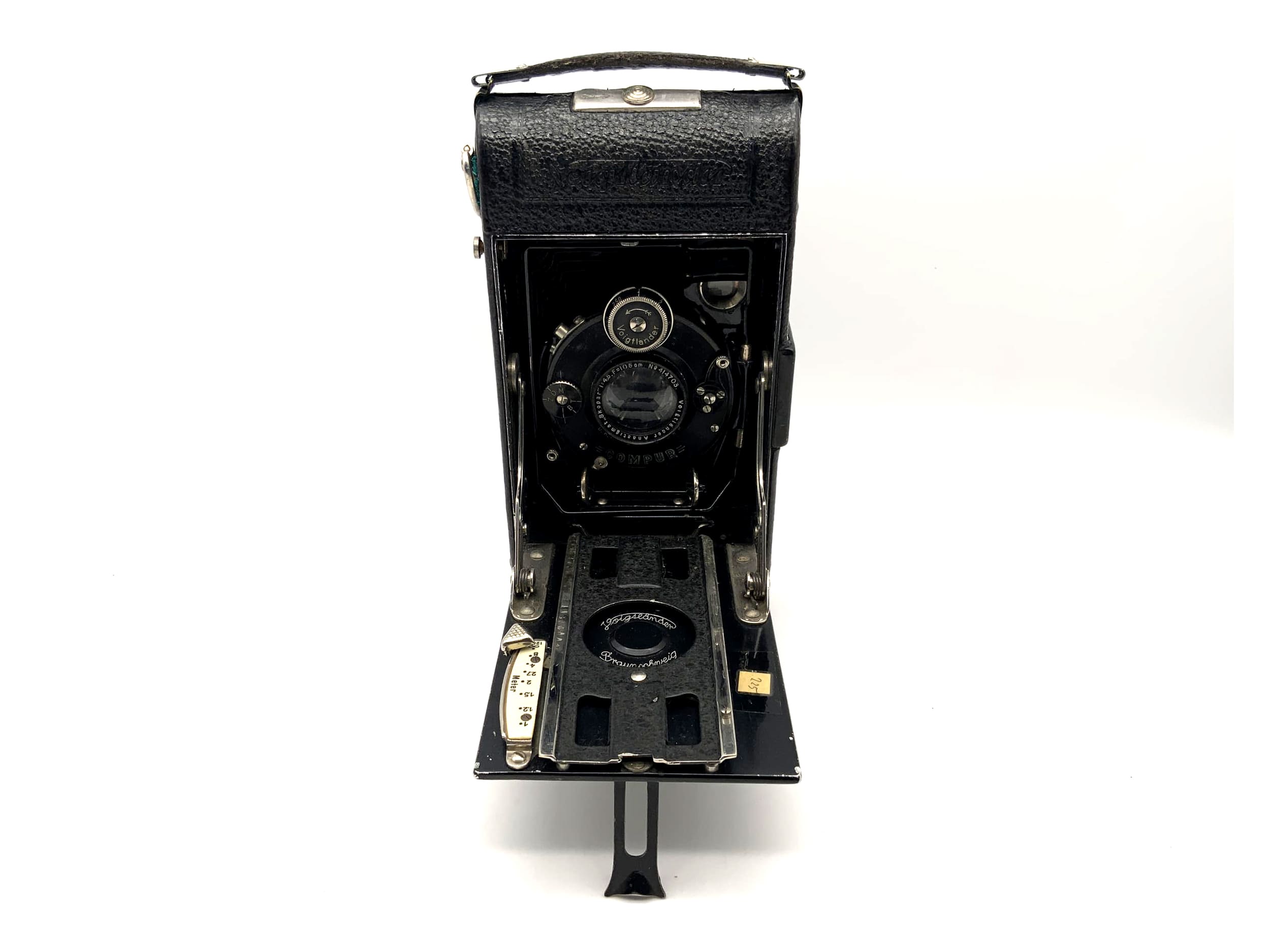 Voigtländer folding camera with Anastigmat Skopar 1:4.5 105mm Compur lens