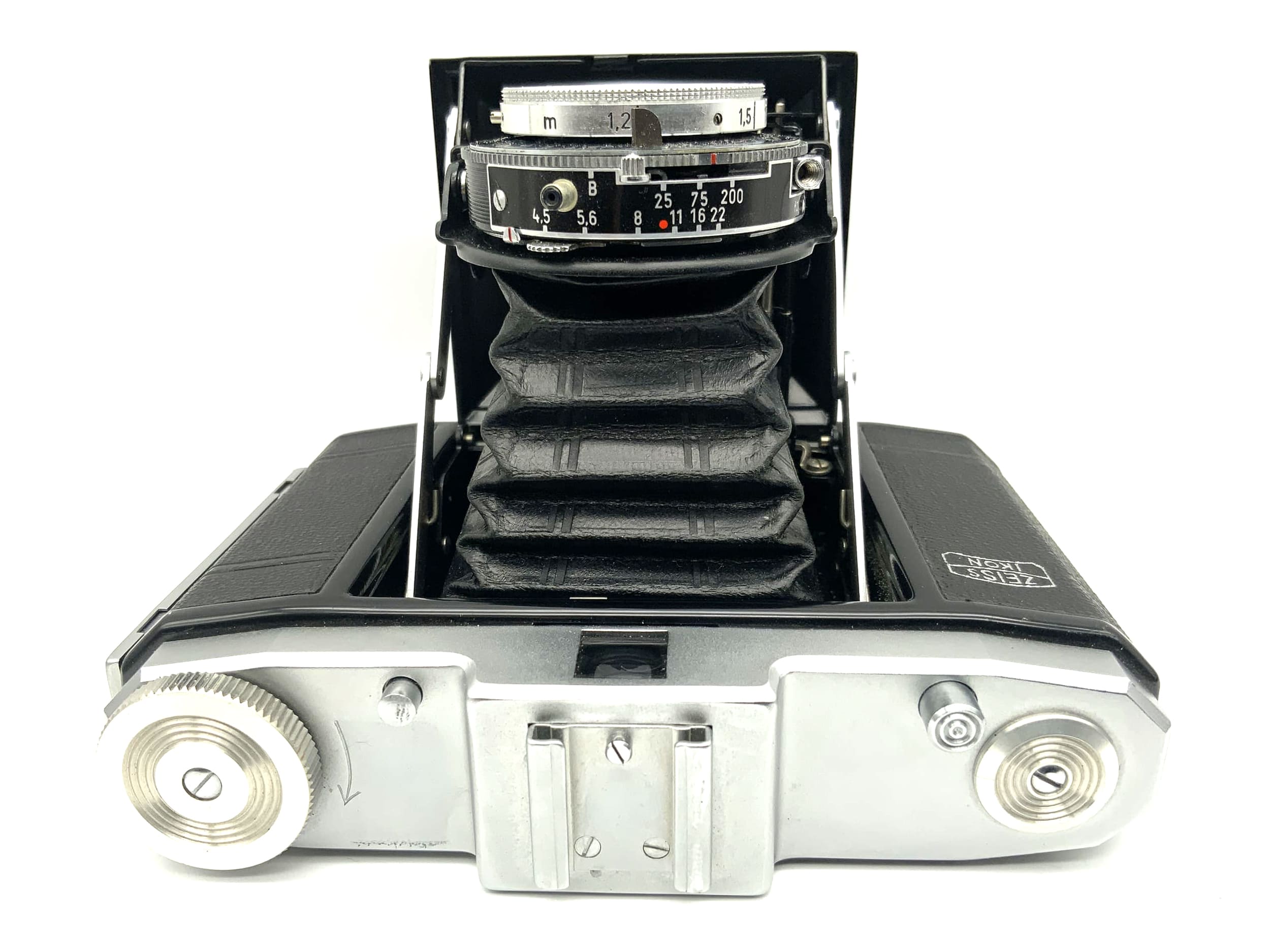 Zeiss Ikon Nettar 517/16 folding camera with Novar Anastigmat 1:4.5 75mm Vario