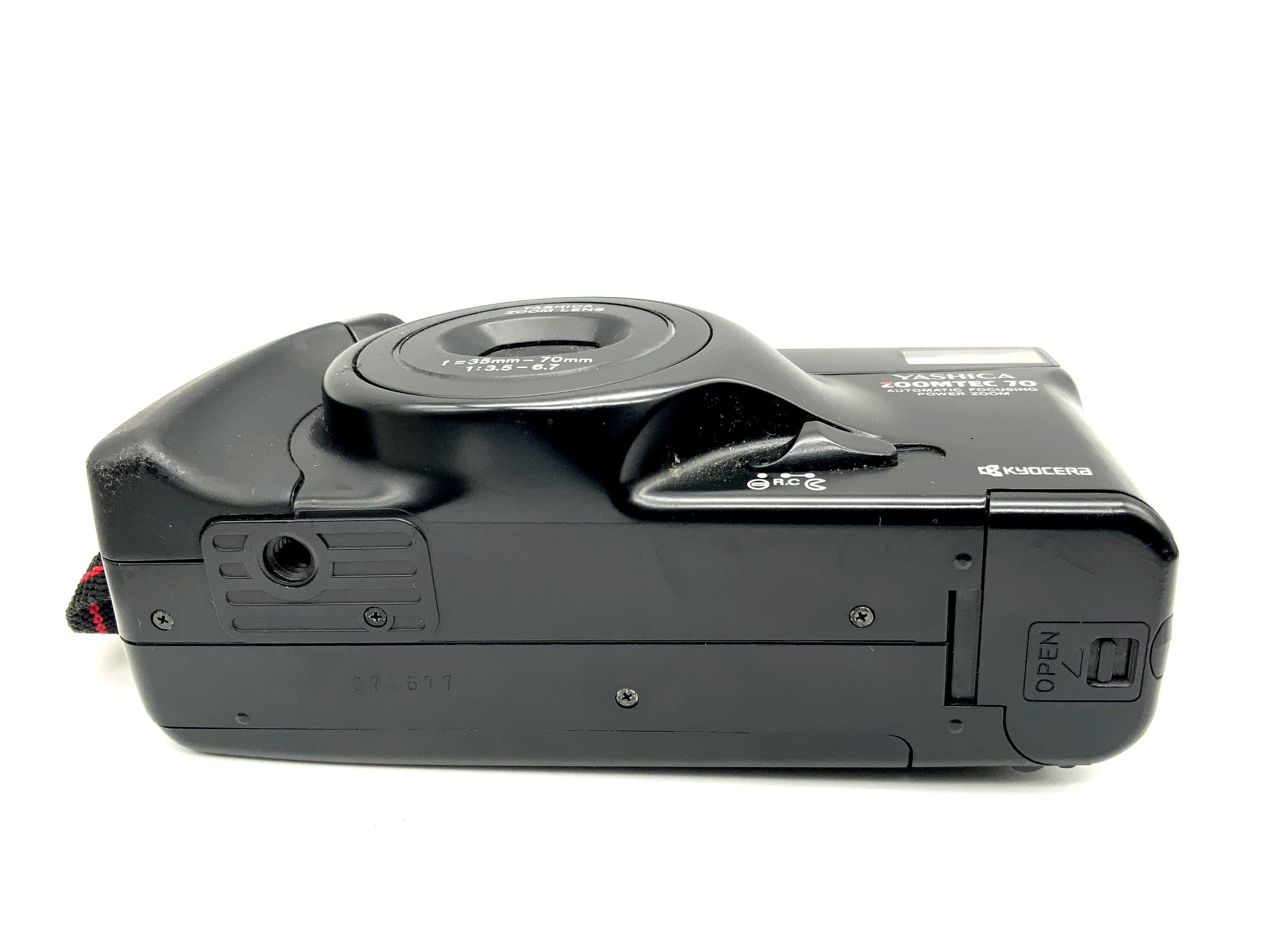 Appareil photo compact Yashica Zoomtec 70 avec objectif 35-70 mm 1:3,5-6,7 ! Flash défectueux !