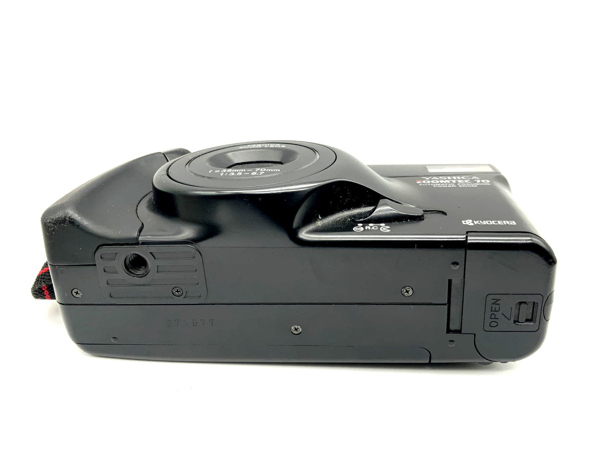Appareil photo compact Yashica Zoomtec 70 avec objectif 35-70 mm 1:3,5-6,7 ! Flash défectueux !