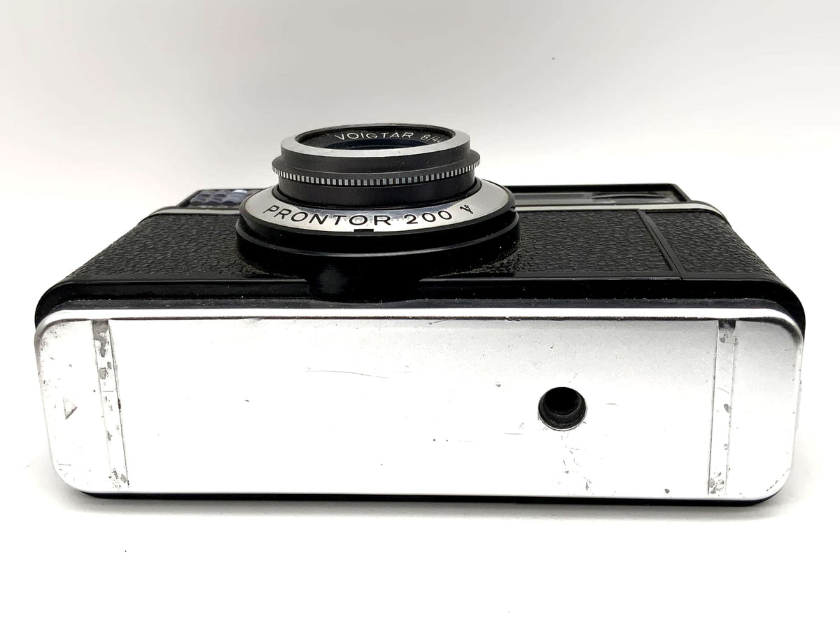 Voigtländer bessy k viewfinder camera with Voigtar 8/44 analog camera Prontor 200 v