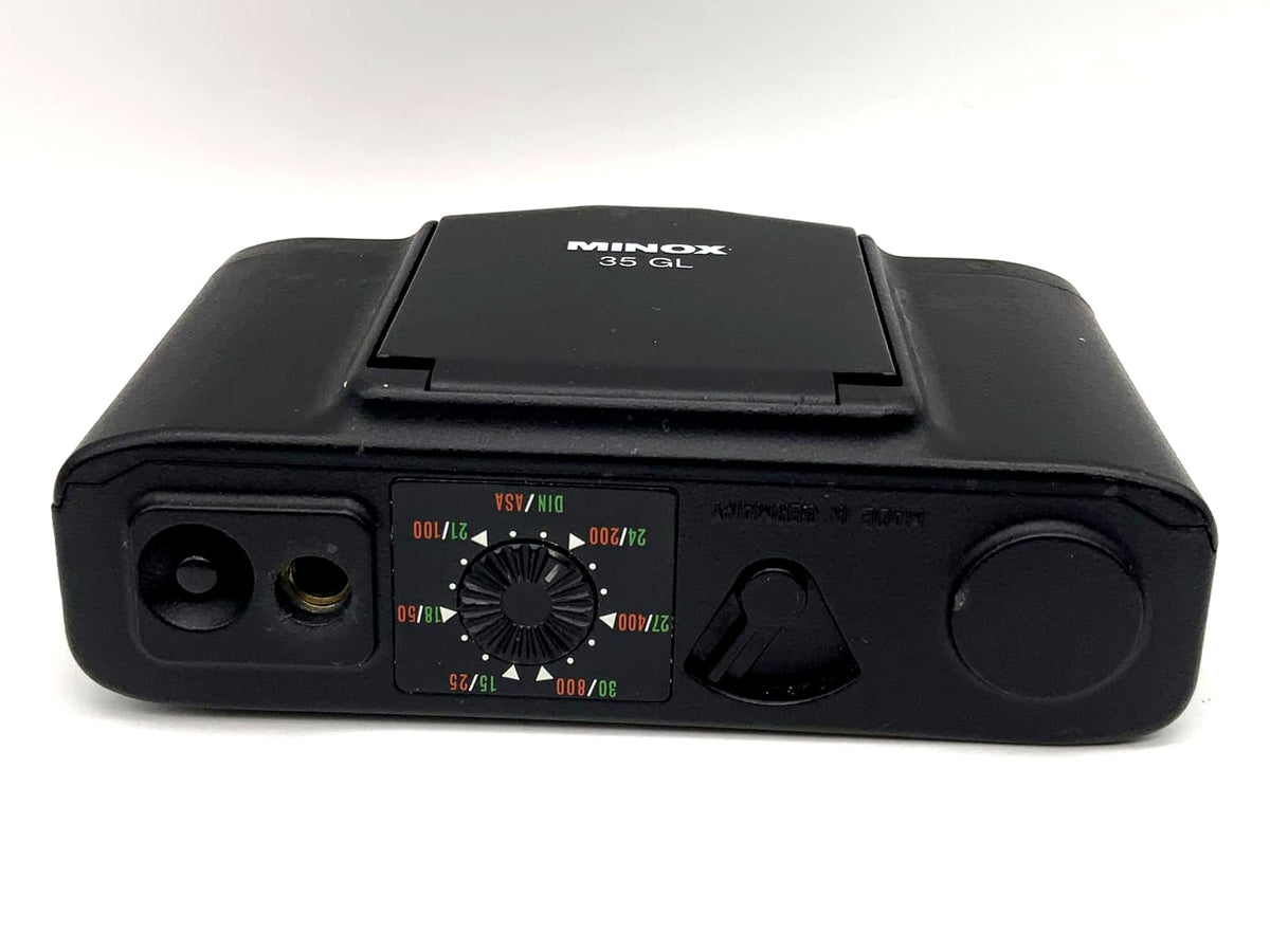 Appareil photo Minox 35 GL à visée directe avec objectif Color Minotar 1:2.8, format 35 mm, analogique, compact et facile à utiliser.