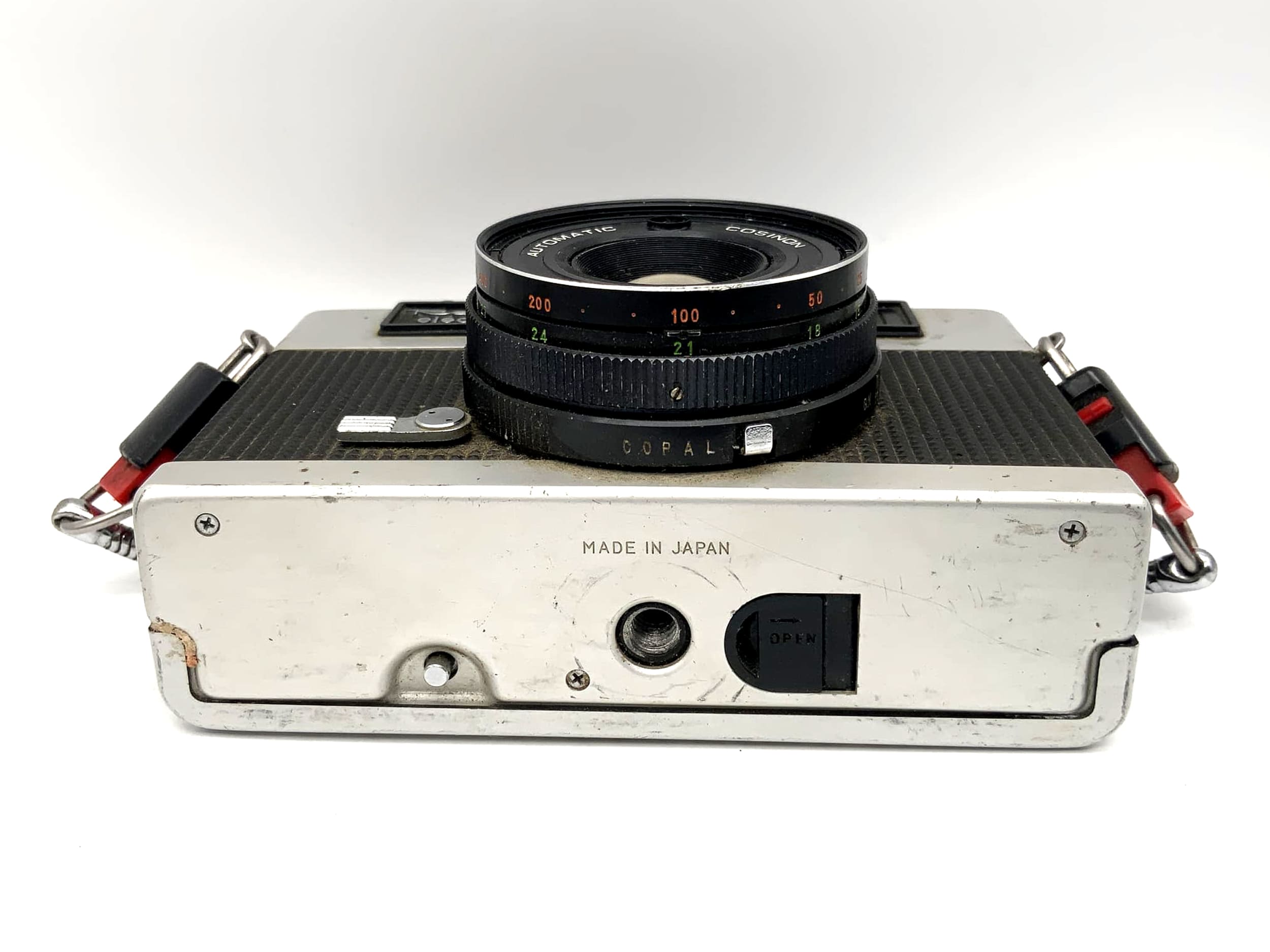 Revue electronic C rangefinder camera with Automatic Cosinon 1:2.7/38mm! Light meter defective!