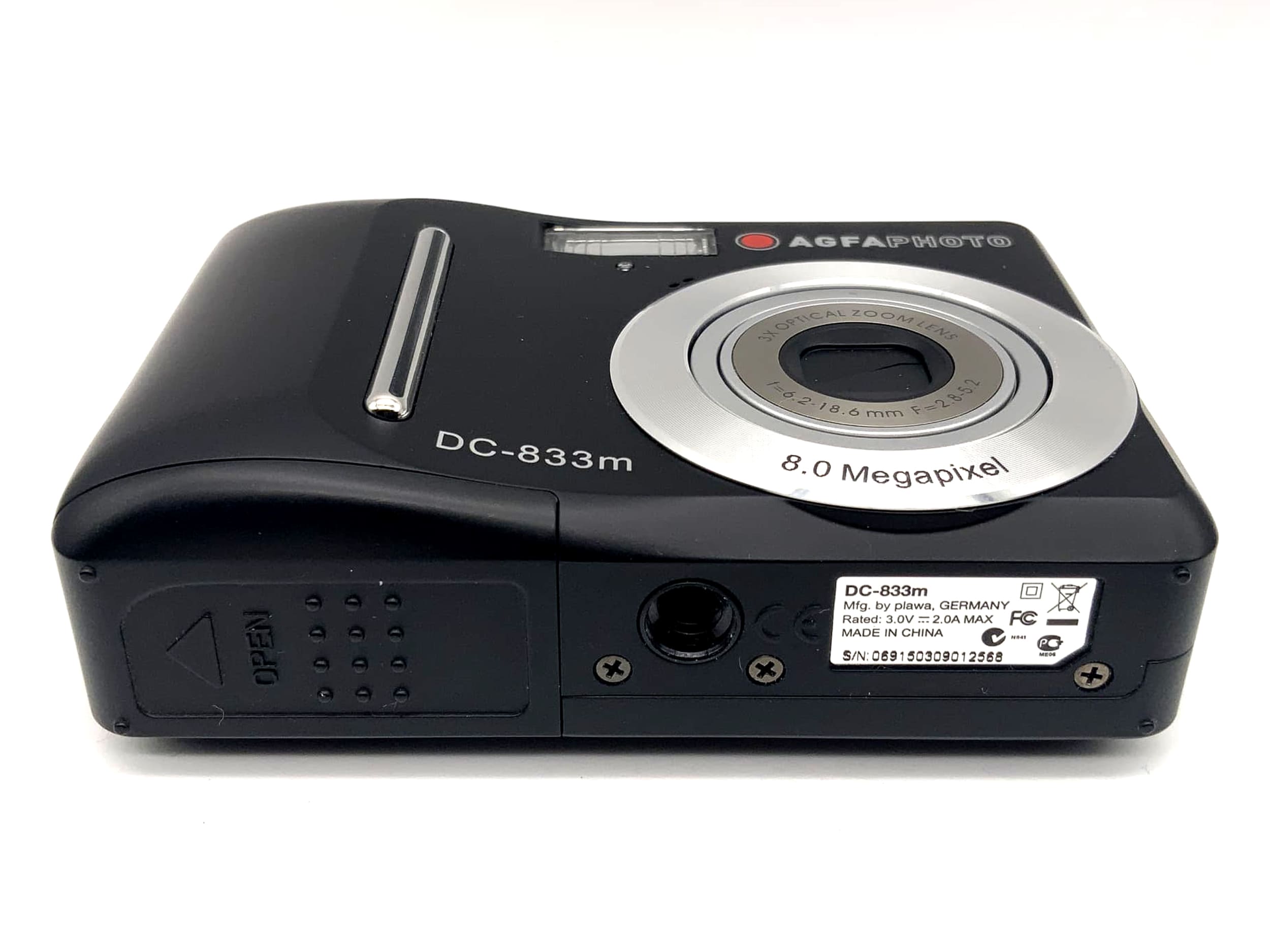 Agfa DC-833m avec objectif zoom optique 3x f=6,2-18,6 mm F=2,8-5,2 8,0 mégapixels