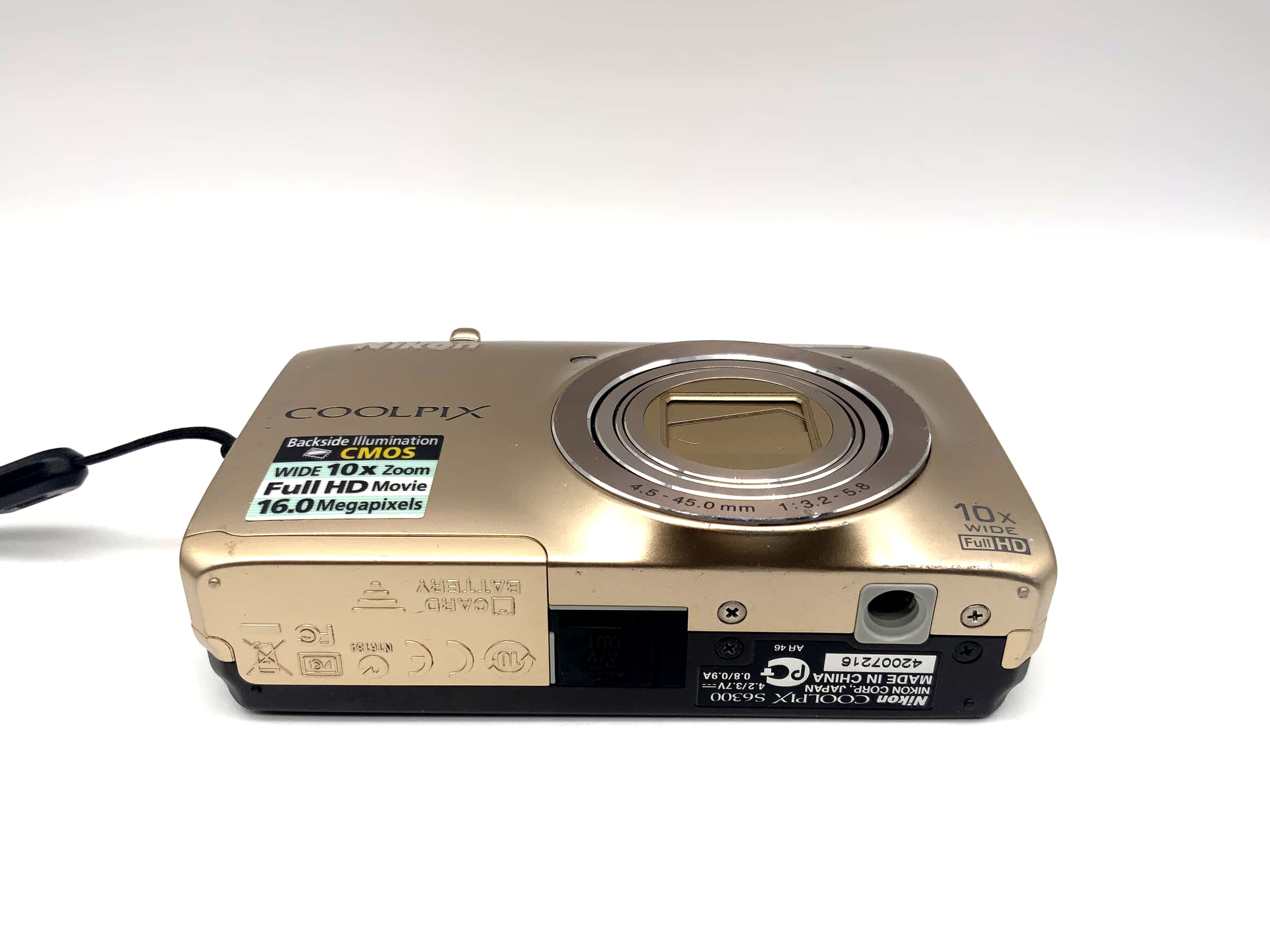 Nikon Coolpix S6300 avec objectif Nikkor 10x grand angle ED VR 4,5-45 mm f/3,2-5,8 16 MP