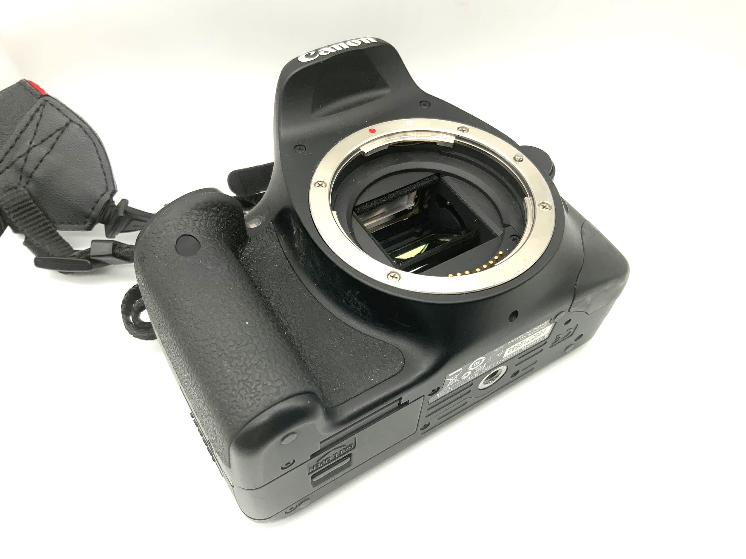 Canon EOS 550D digital SLR camera (DSLR) body (Canon EF)