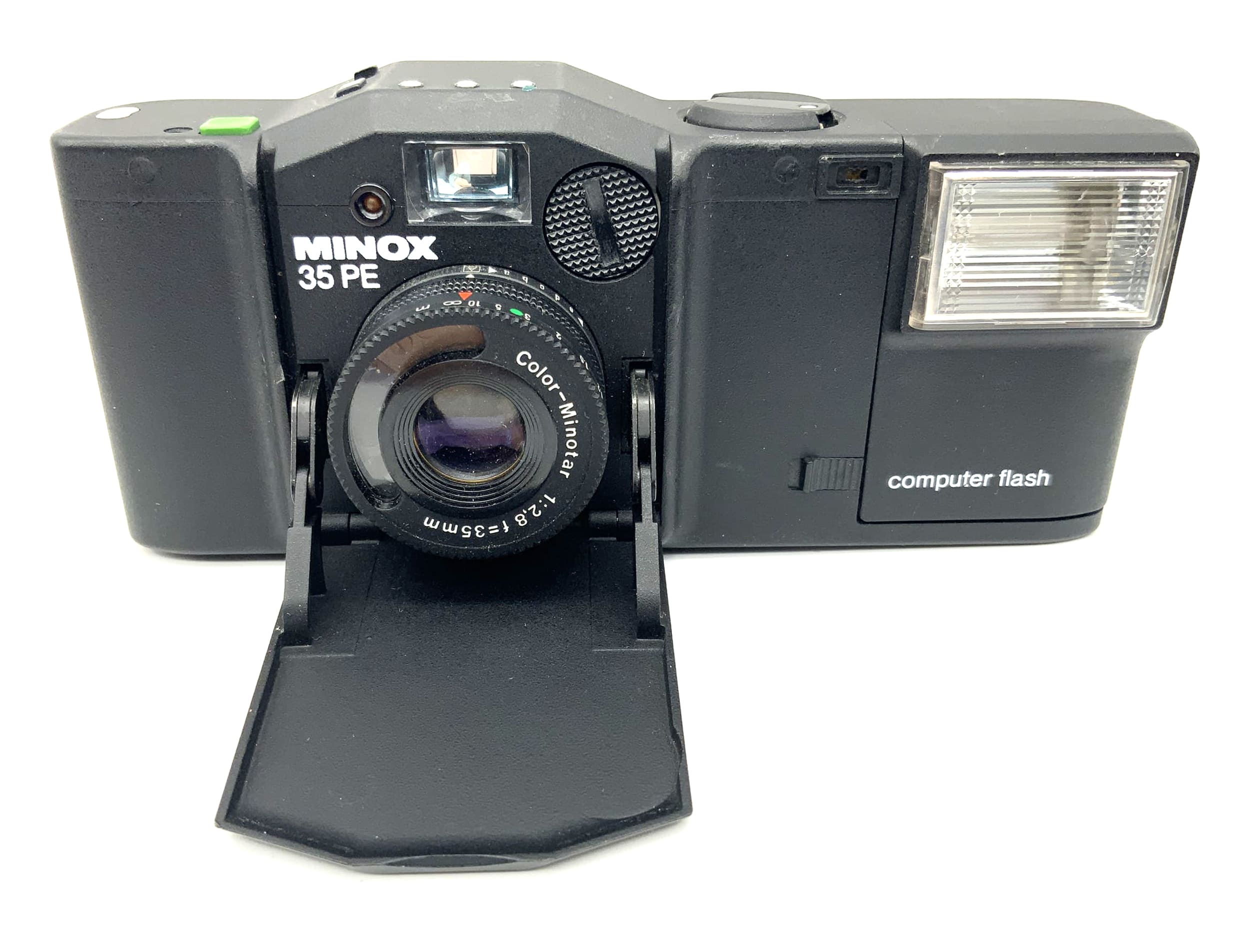 Appareil photo Minox 35 PE avec viseur, objectif Color-Minotar 1:2.8/35mm et flash d'ordinateur.