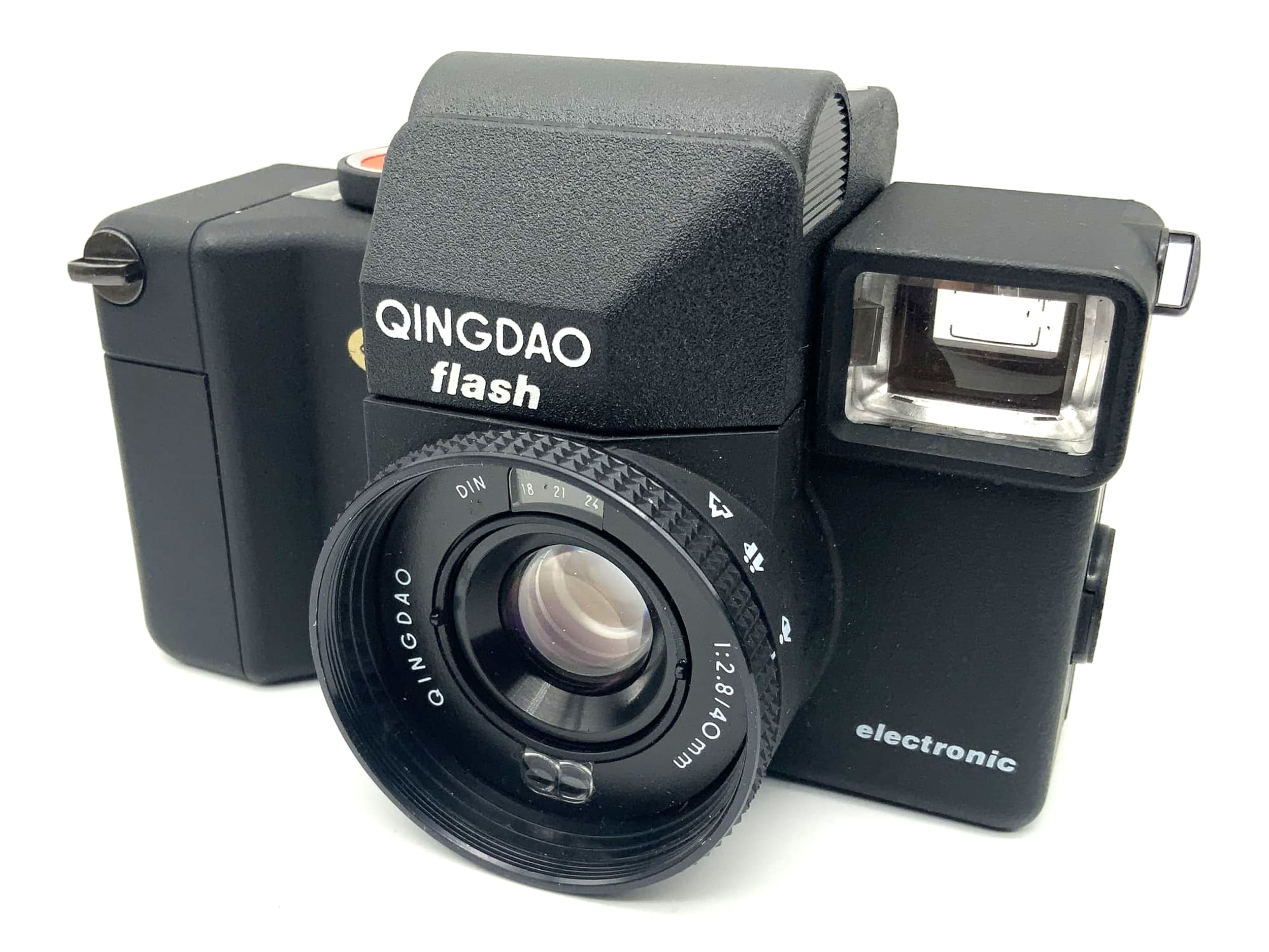 Qingdao flash viewfinder camera with 1:2.8/40mm -6 aka Agfa Optima Sensor flash