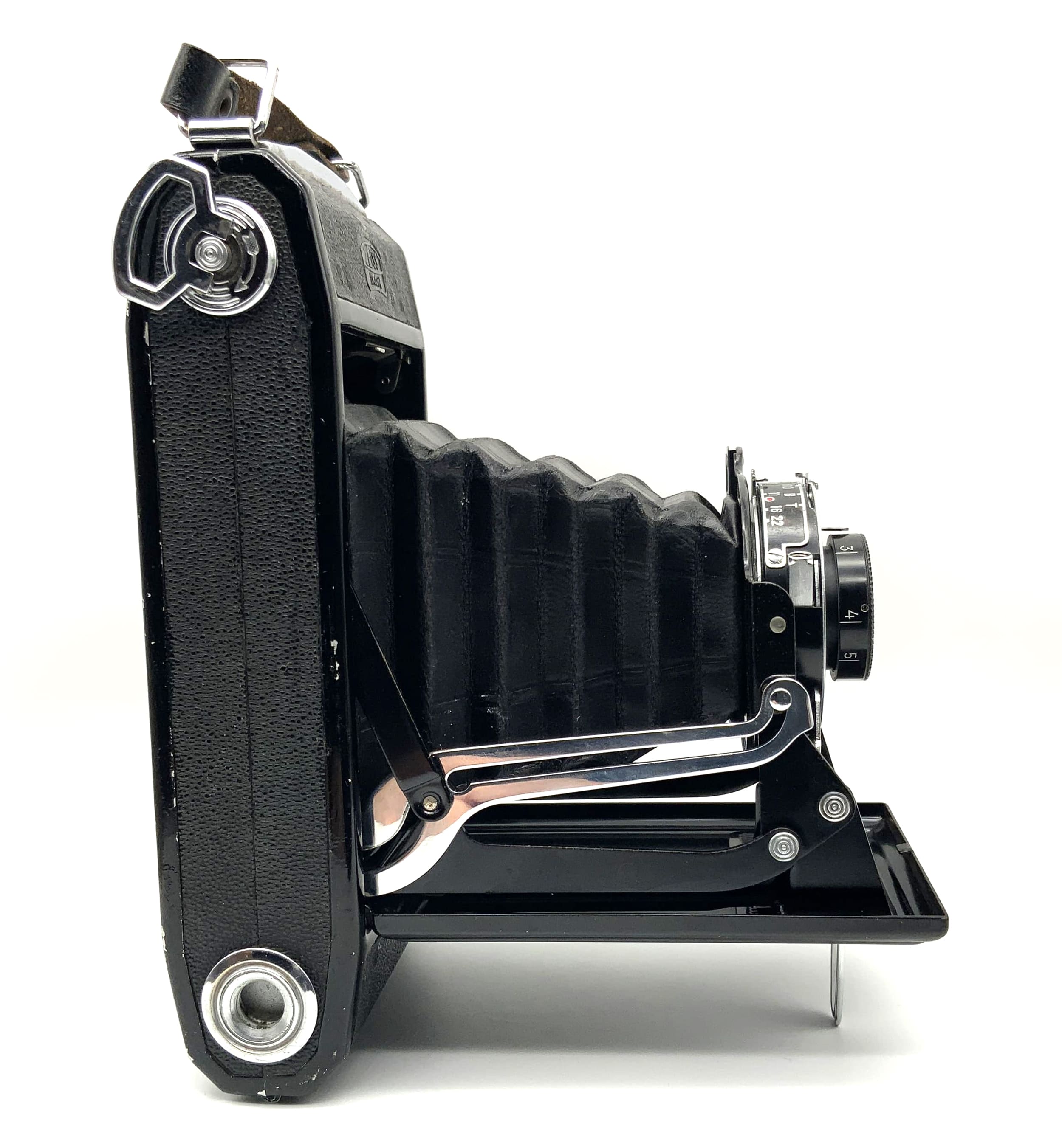 Zeiss Ikon 515/2 folding camera with Novar Anastigmat 1:6.3 10.5cm Derval