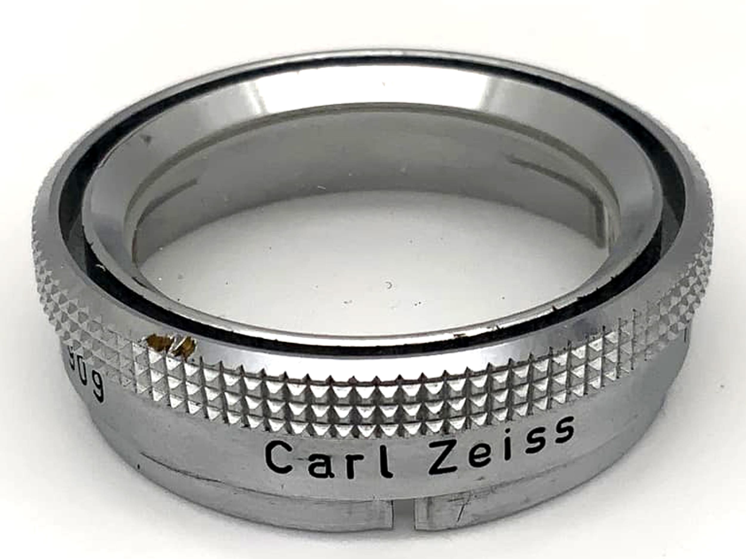 Objectif macro Carl Zeiss 28,5 mm f=0,3 m avec filtre à clipser.