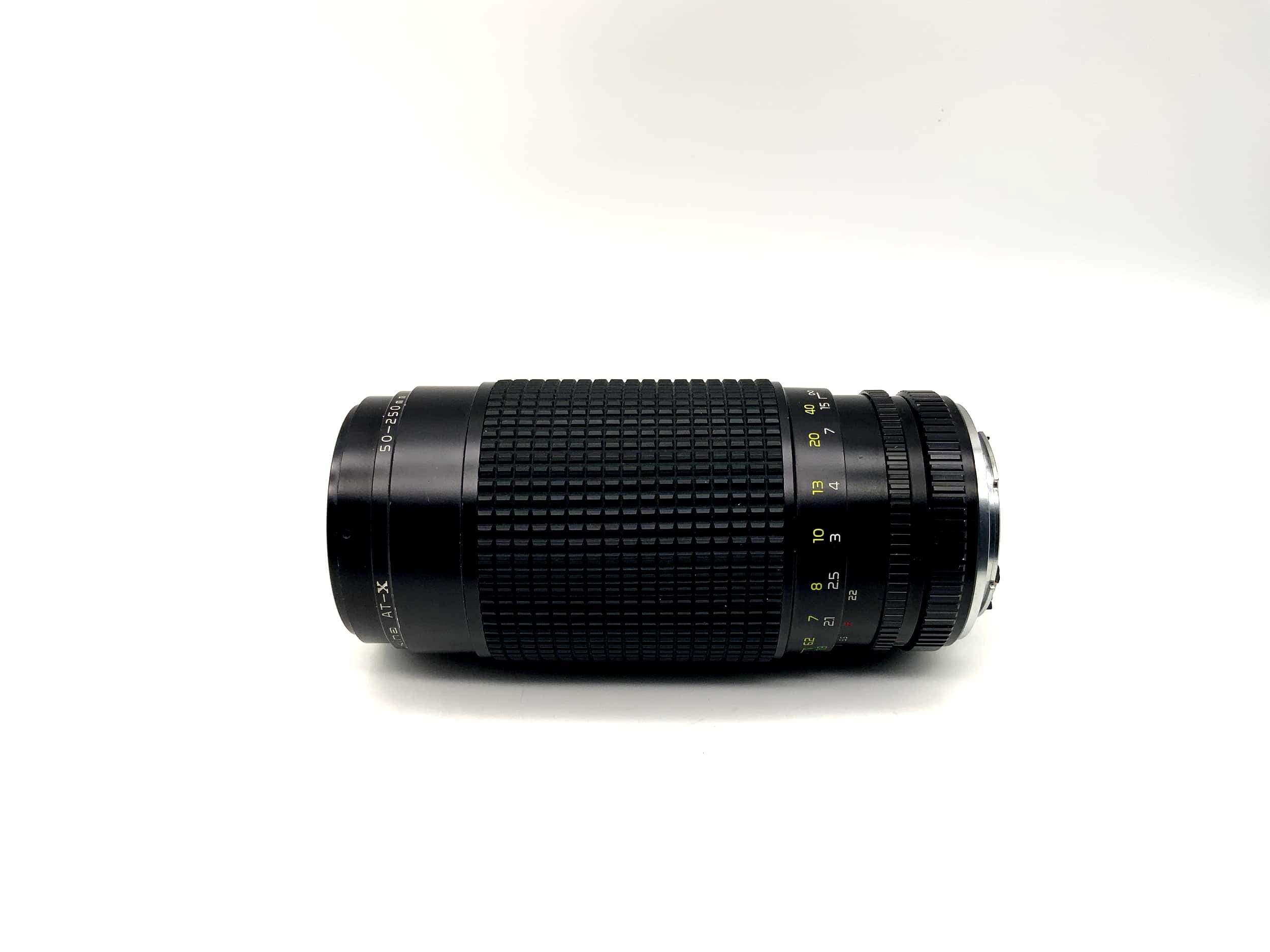 Objectif macro Tokina 50-250 mm 1:4-5.6 AT-X (Yashica/Contax)