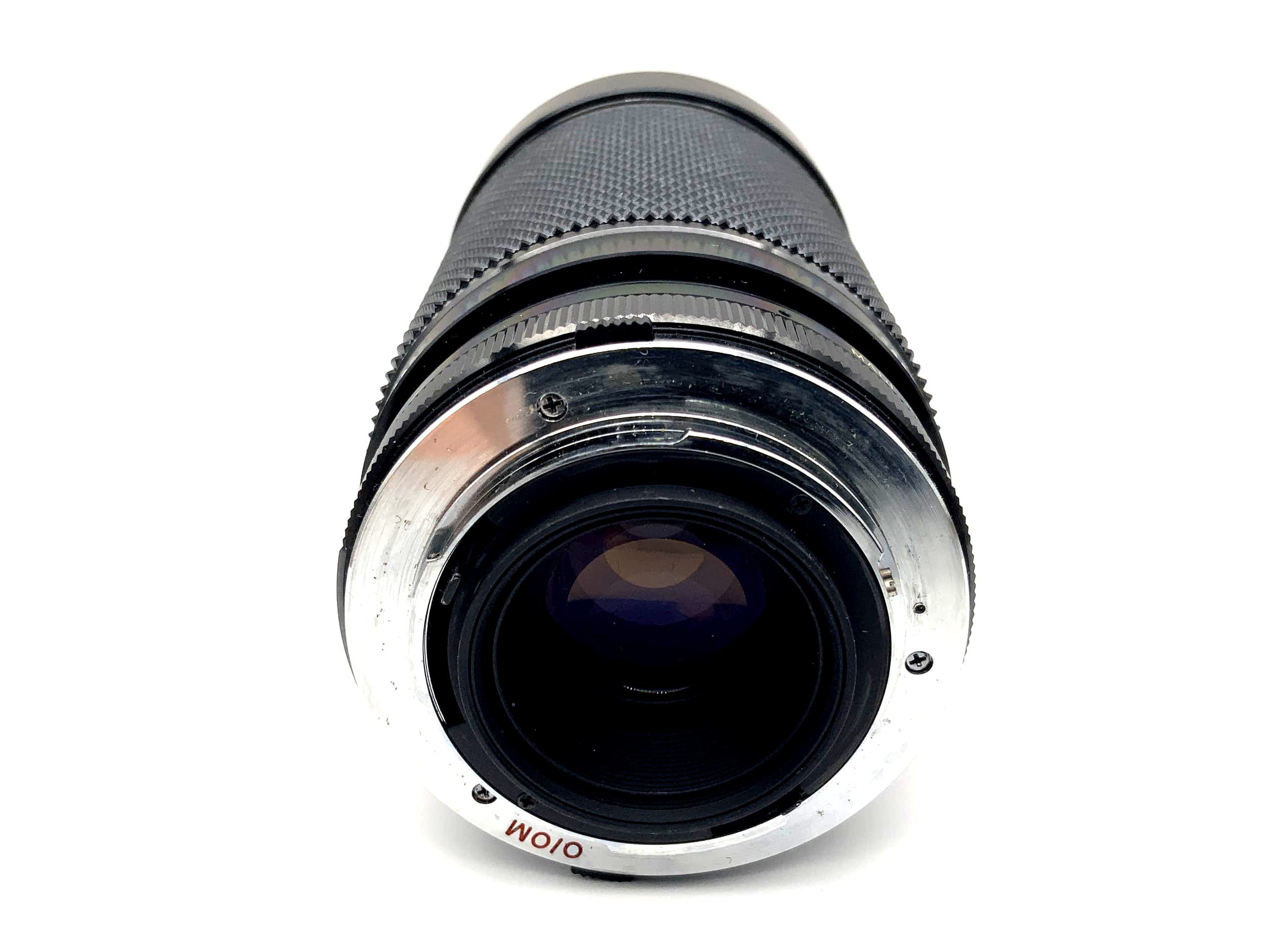 Objectif zoom Soligor 35-200 mm 1:3.8-4.8 + Macro S/M MC pour appareil photo (Olympus OM)